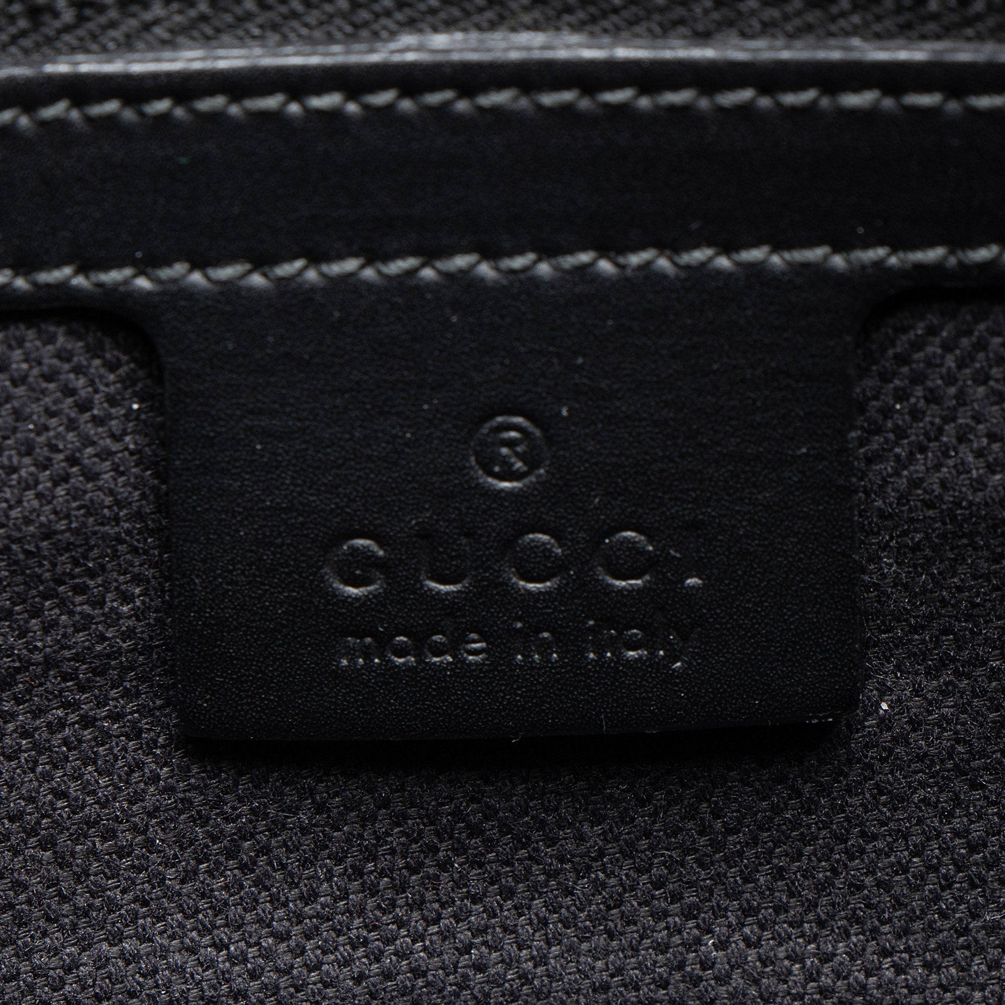 Gucci GG Supreme Medium MessLBger