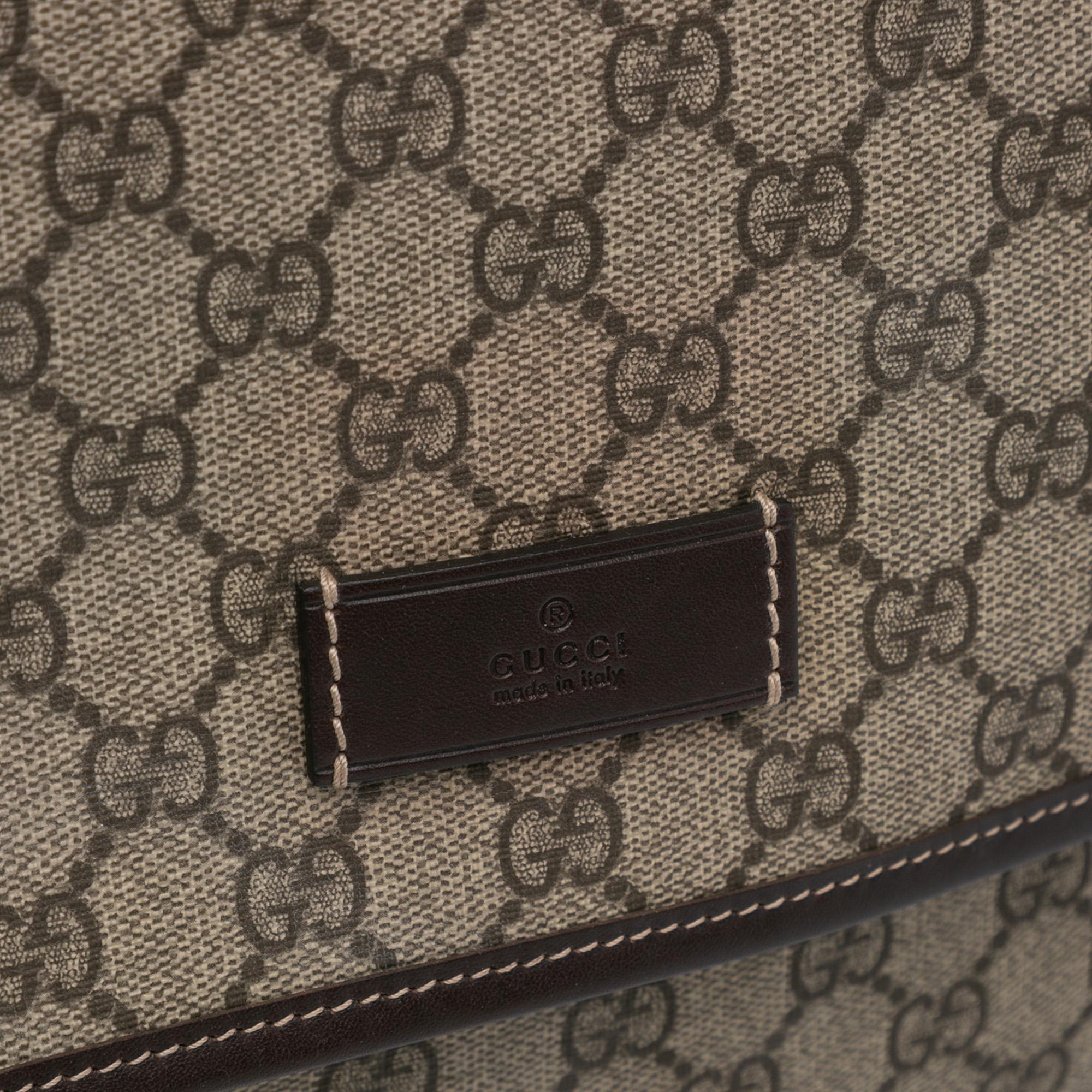 Gucci GG Supreme MessLBger Bag