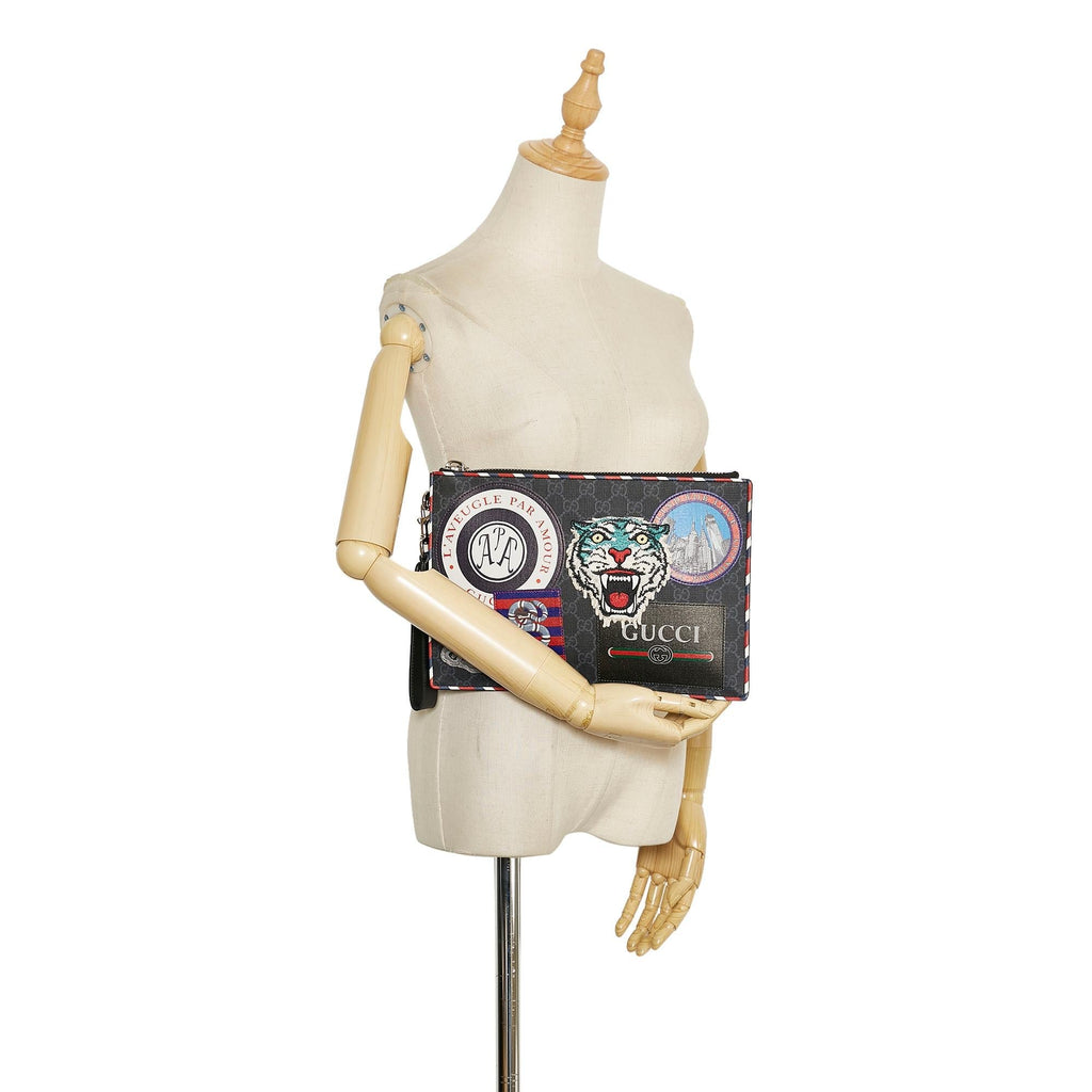Gucci GG Supreme Night Courrier Clutch (SHG-tSxlo1)