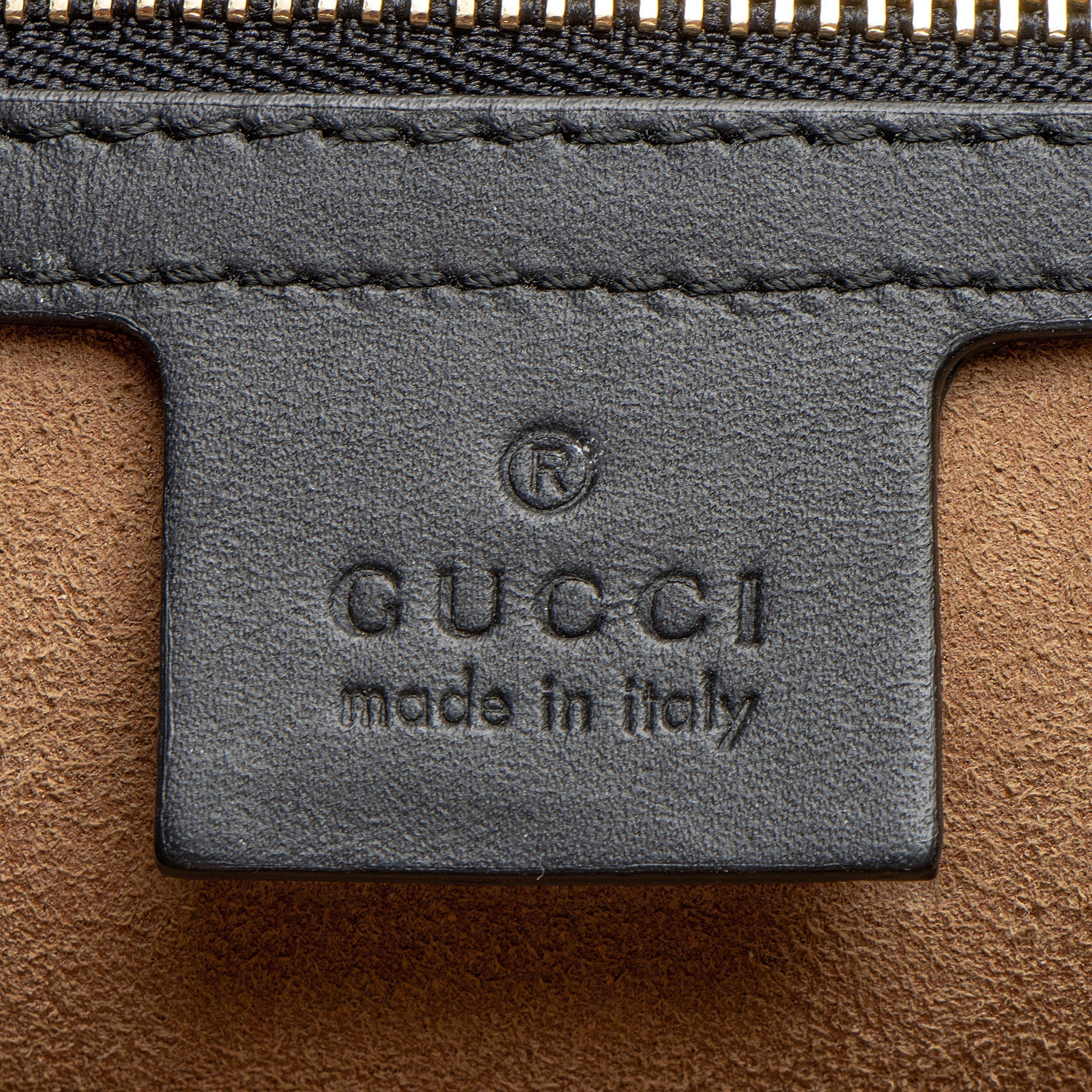 Gucci GG Supreme Padlock Chain Medium Shoulder Bag (SHF-aTdUTN)