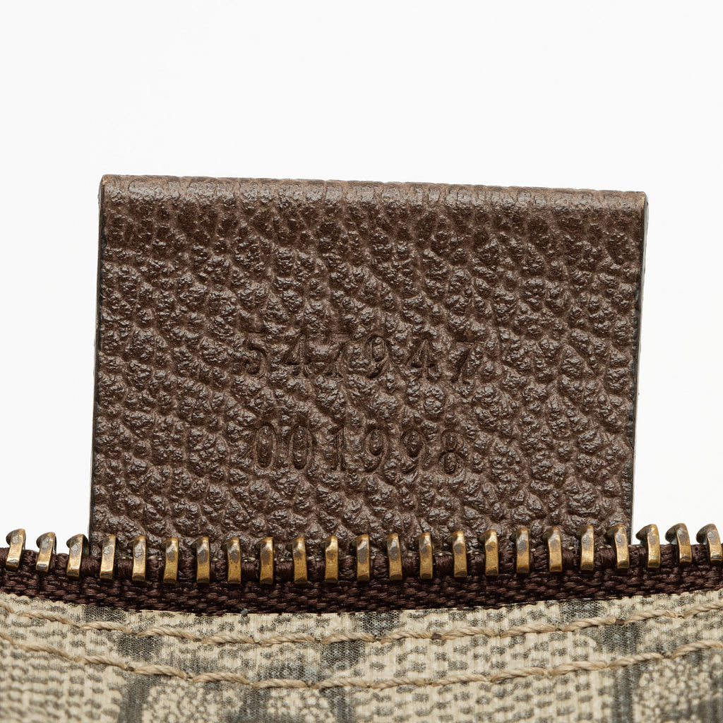 Gucci GG Supreme Pochette (SHF-XHm4SL)