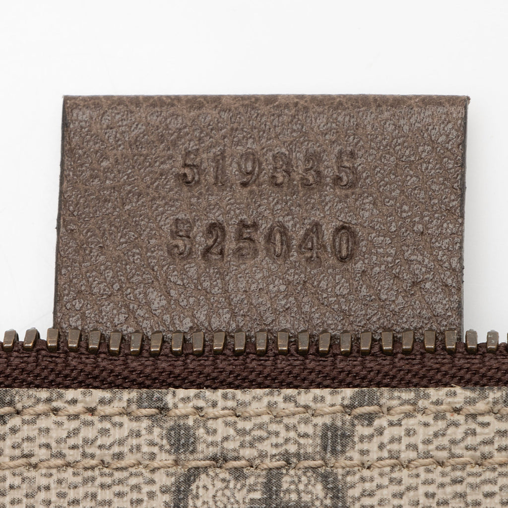 Gucci GG Supreme Pochette