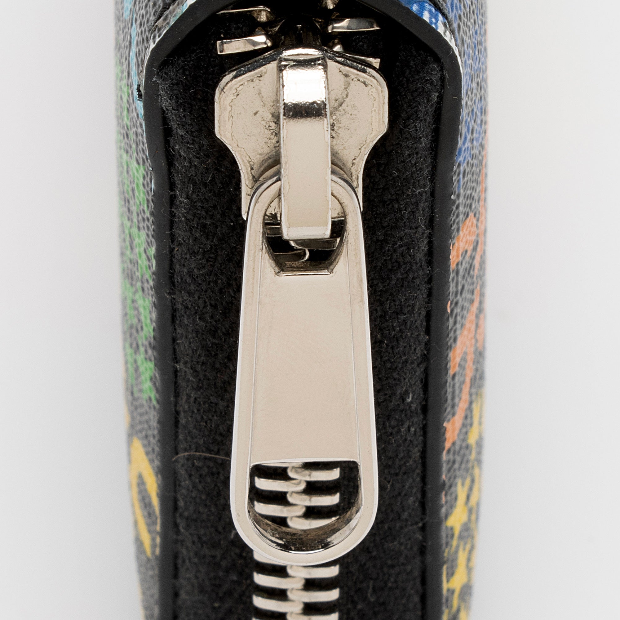 Gucci GG Supreme Psychedelic Zip Around Card Case (SHF-tdCiWf)