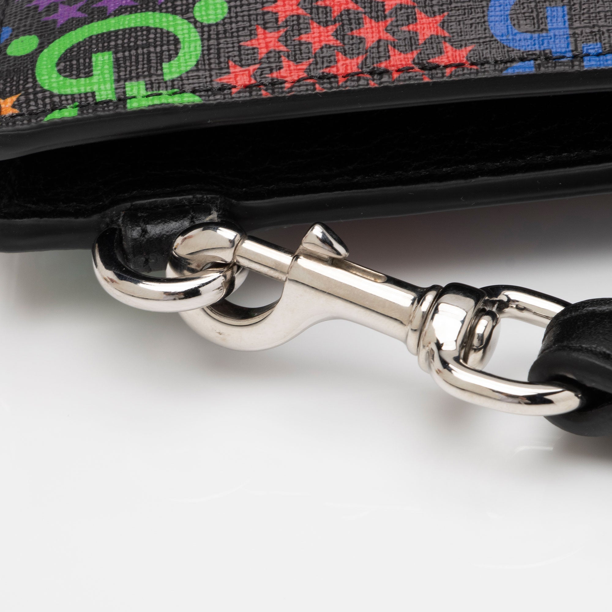 Gucci GG Supreme Psychedelic Zip Wristlet (SHF-tNF9lo)