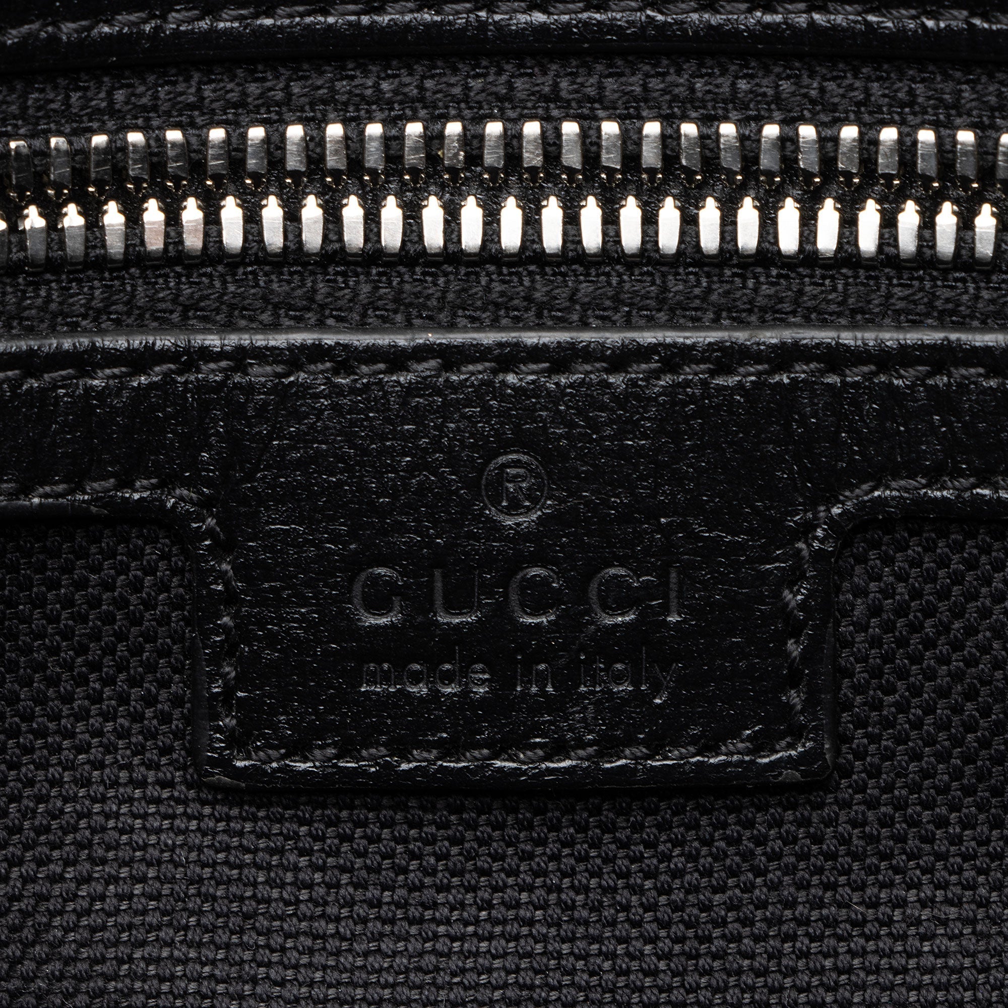 Gucci GG Supreme Retro MessLBger
