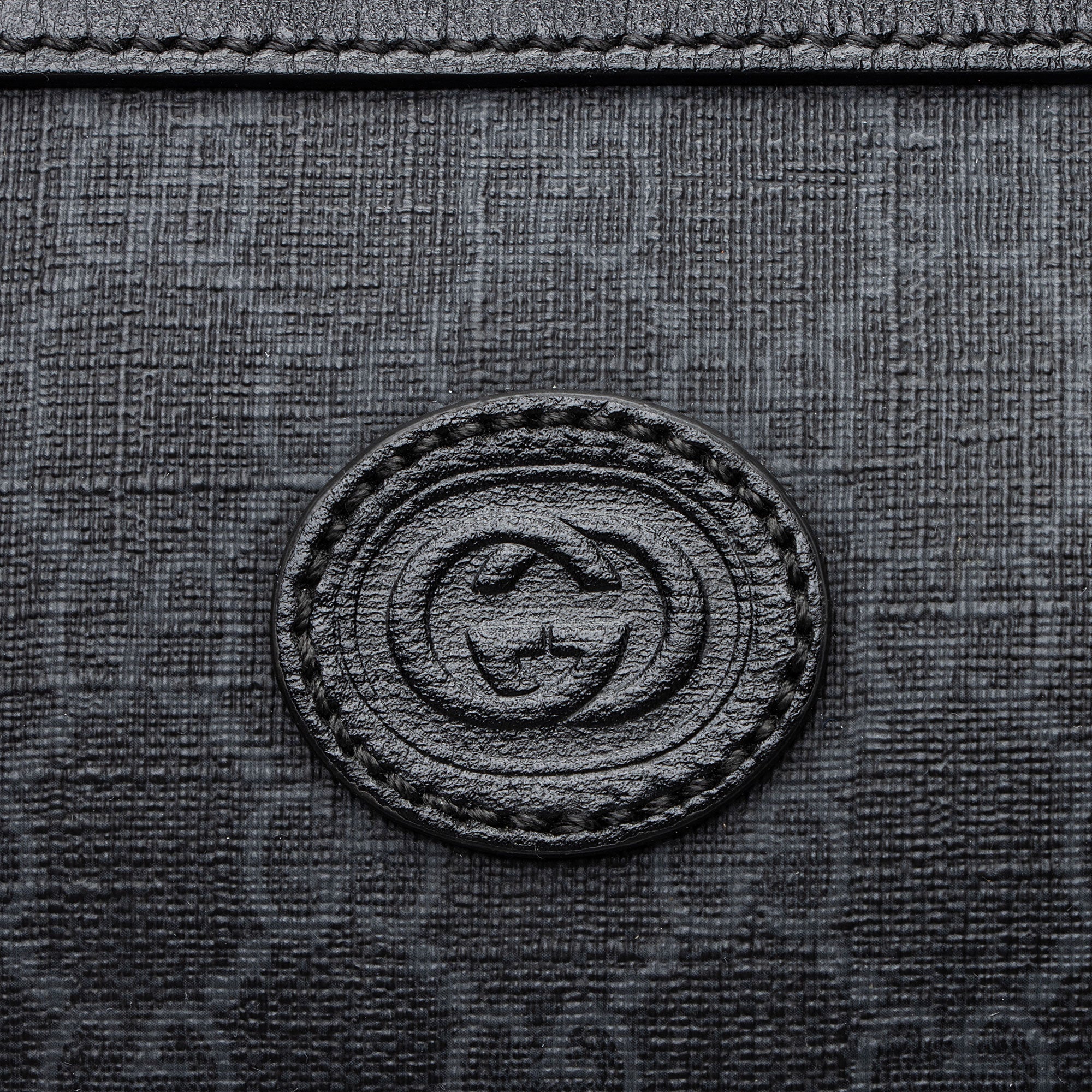 Gucci GG Supreme Retro MessLBger