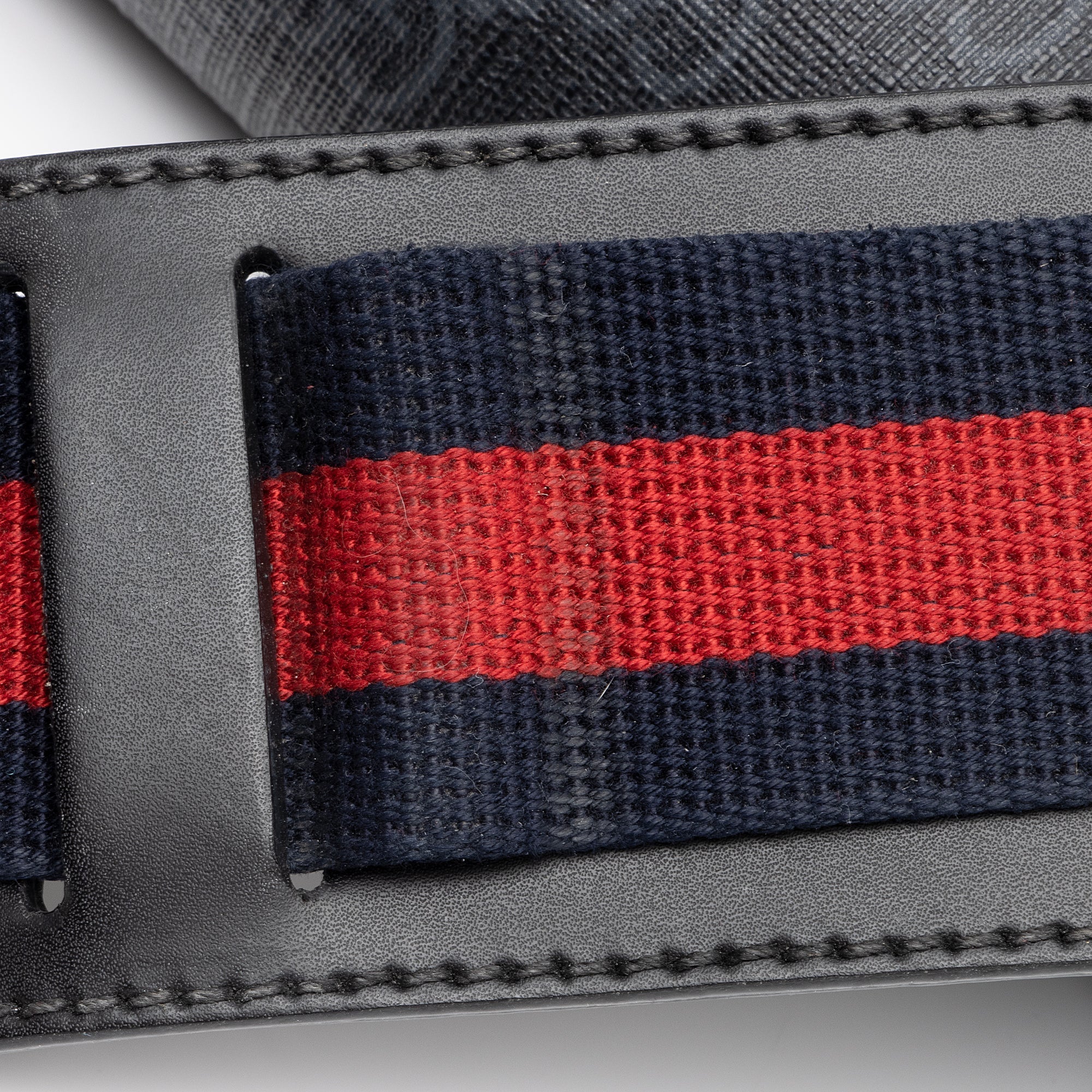 Gucci GG Supreme Small Messenger Bag (SHF-23641)