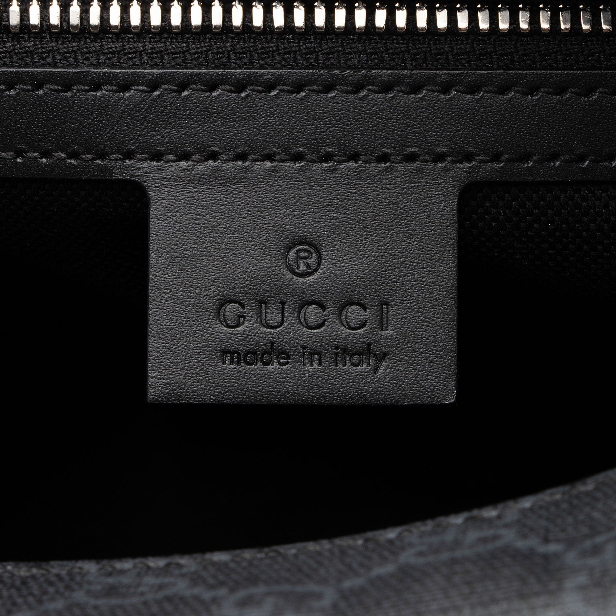 Gucci GG Supreme Square Shoulder Bag (SHF-ITmRpz)