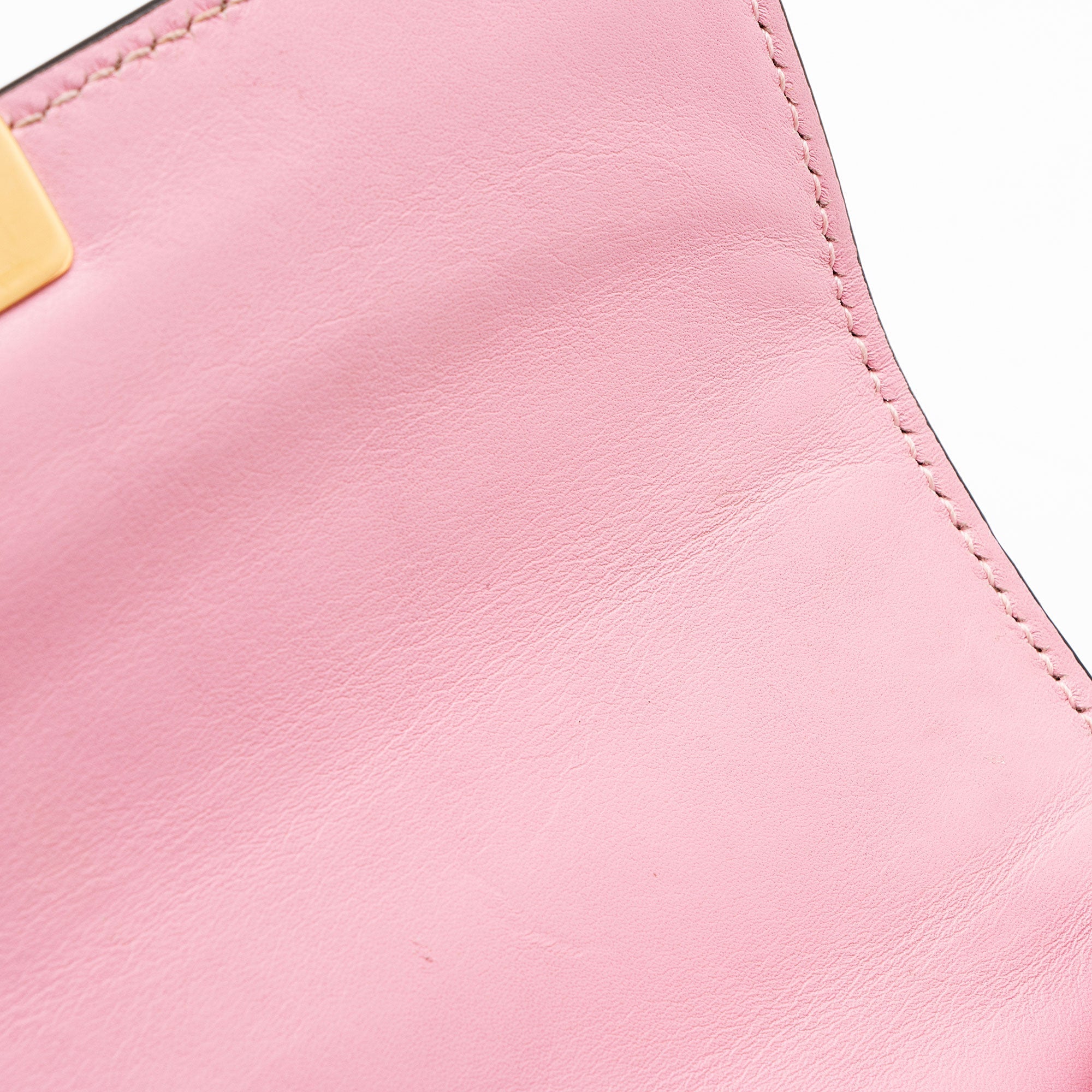 Gucci GG Supreme Strawberry Padlock Small Shoulder Bag (SHF-KHb3br)