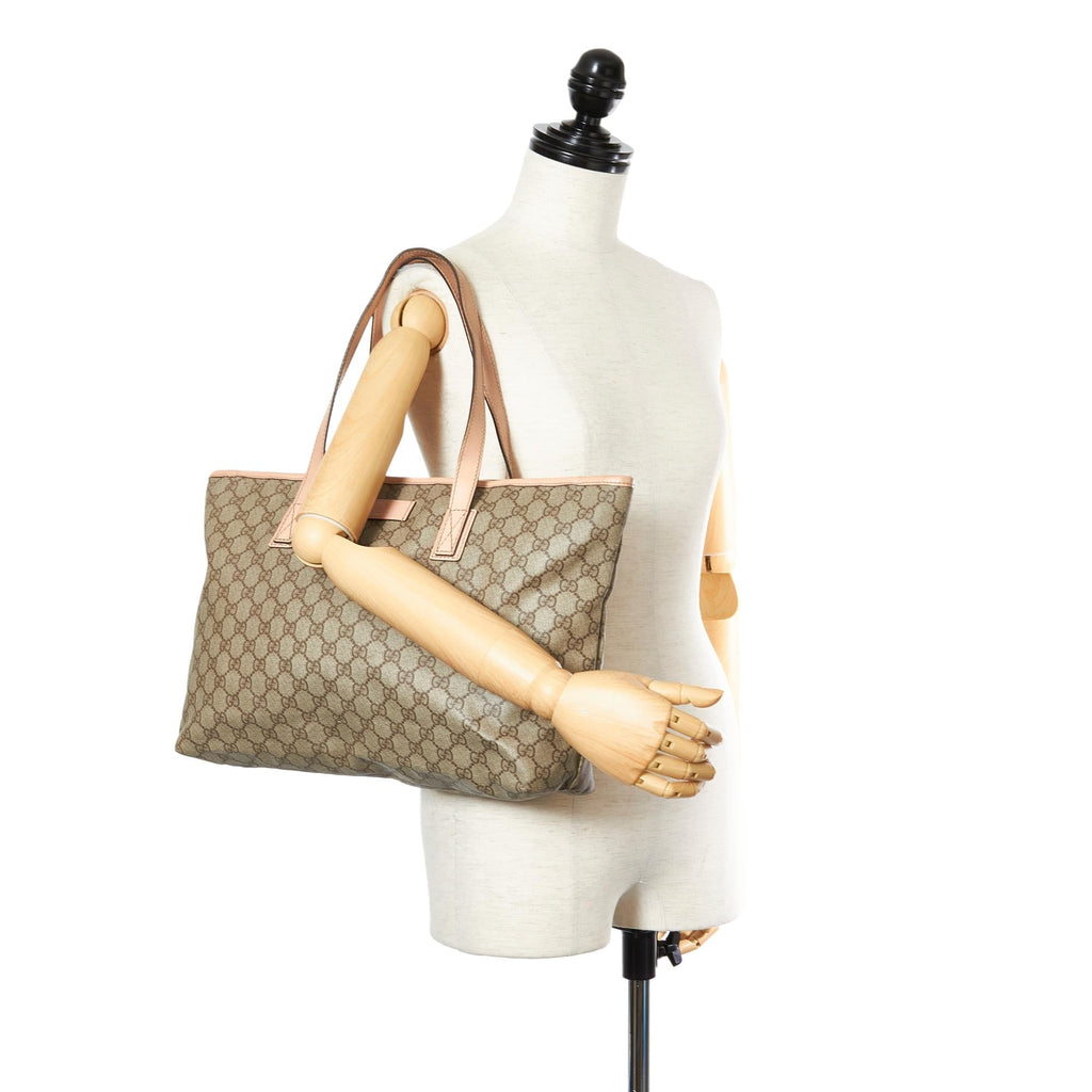 Gucci Gucci Supreme Tote Bag (SHG-25115)