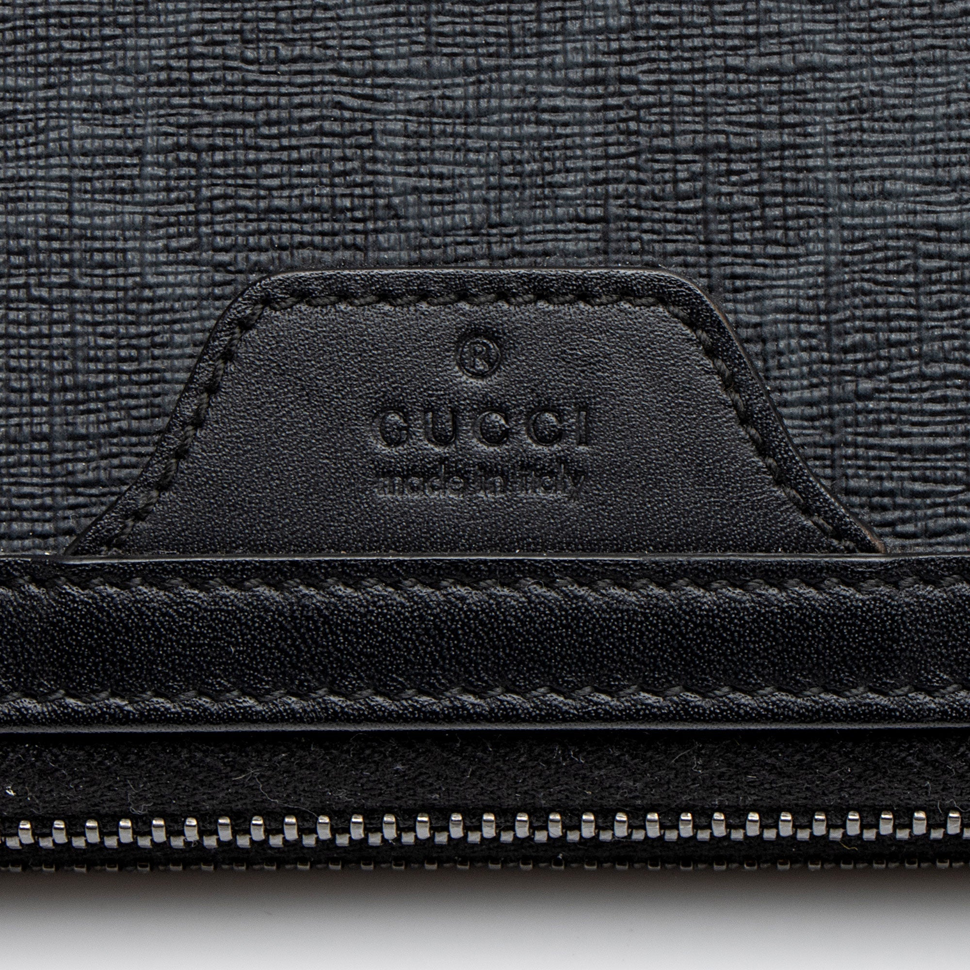 Gucci GG Supreme Travel DocumLBt Case