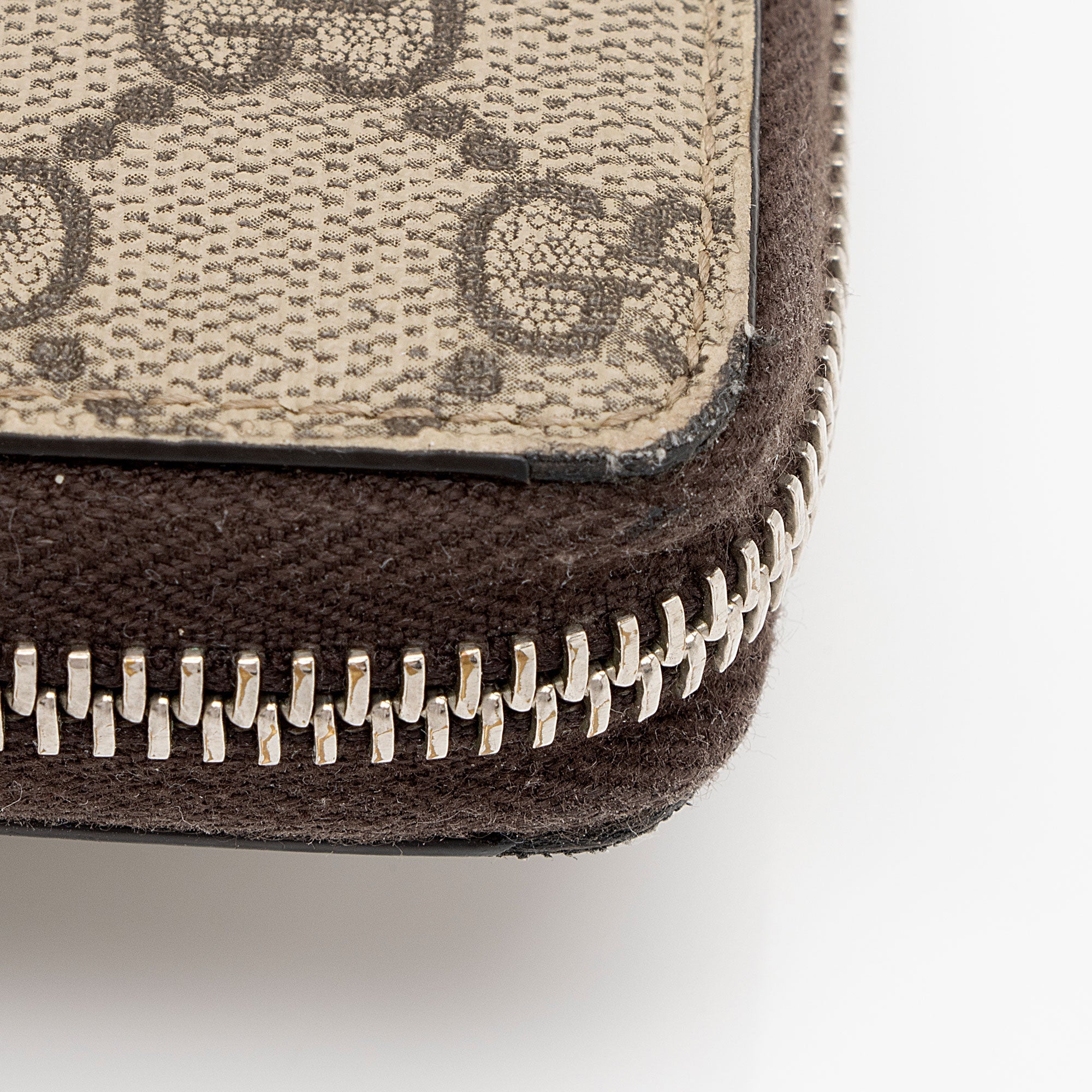 Gucci GG Supreme Web Bee Zip Around Wallet (SHF-ViBJEb)