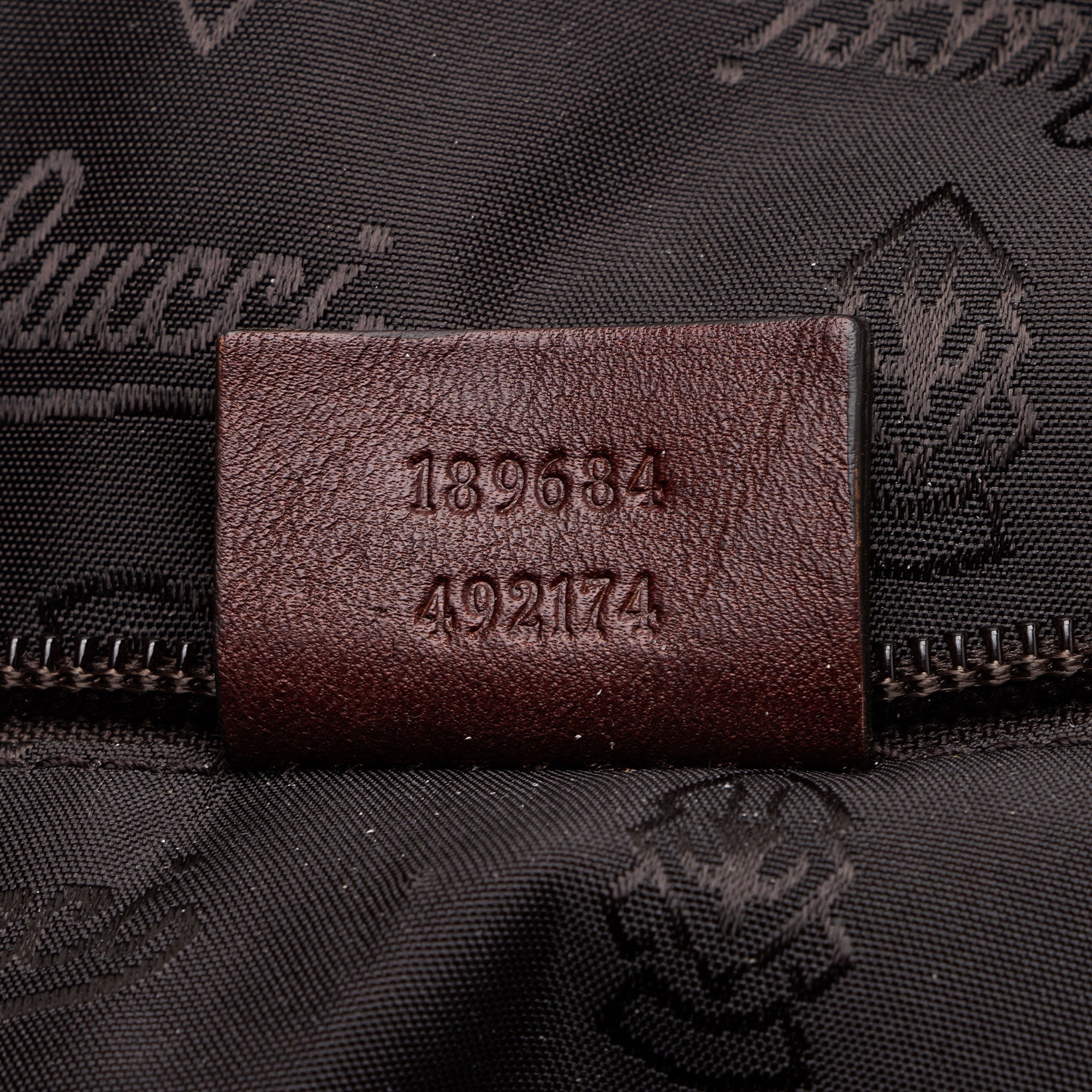 Gucci Glazed Leather Beacon MessLBger