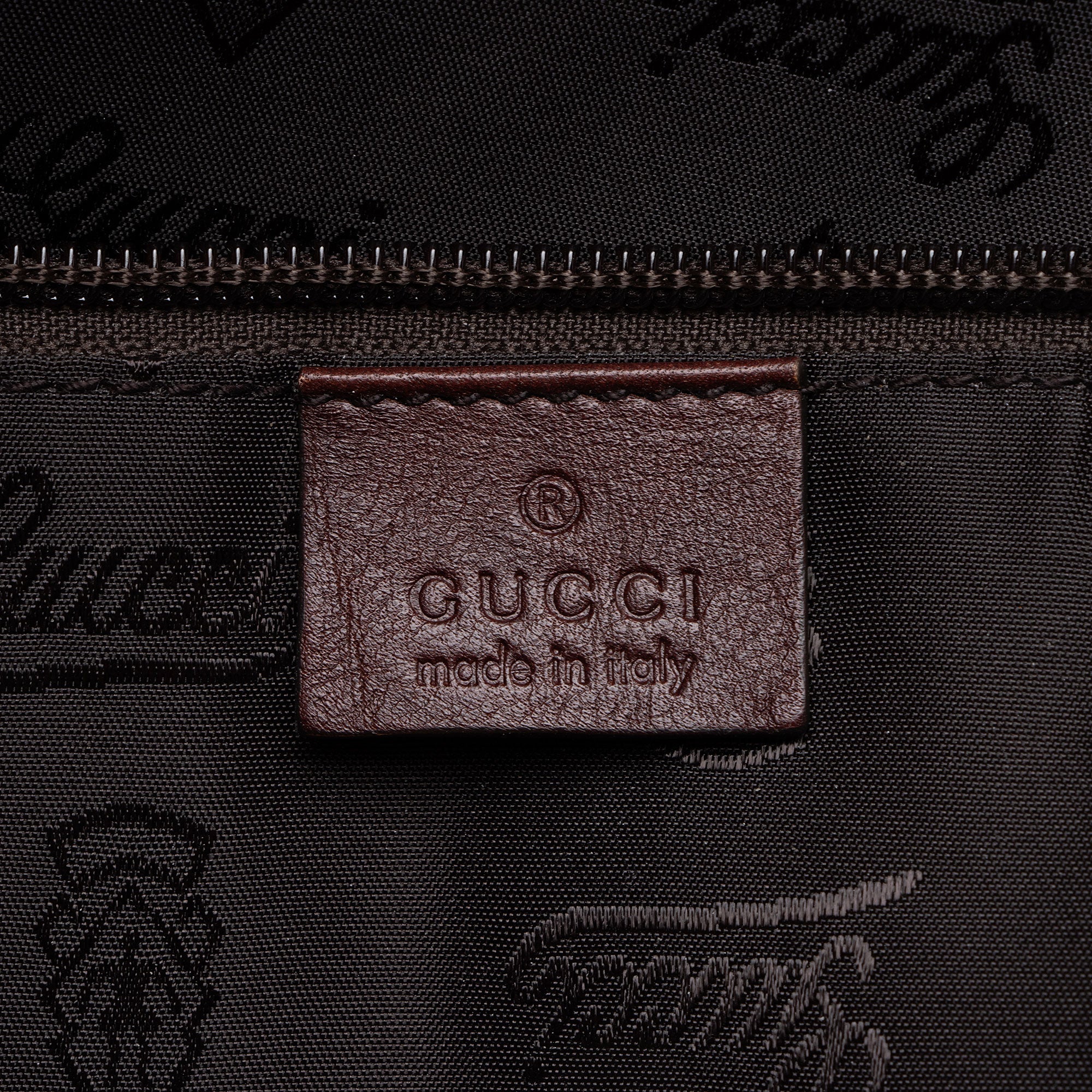 Gucci Glazed Leather Beacon MessLBger