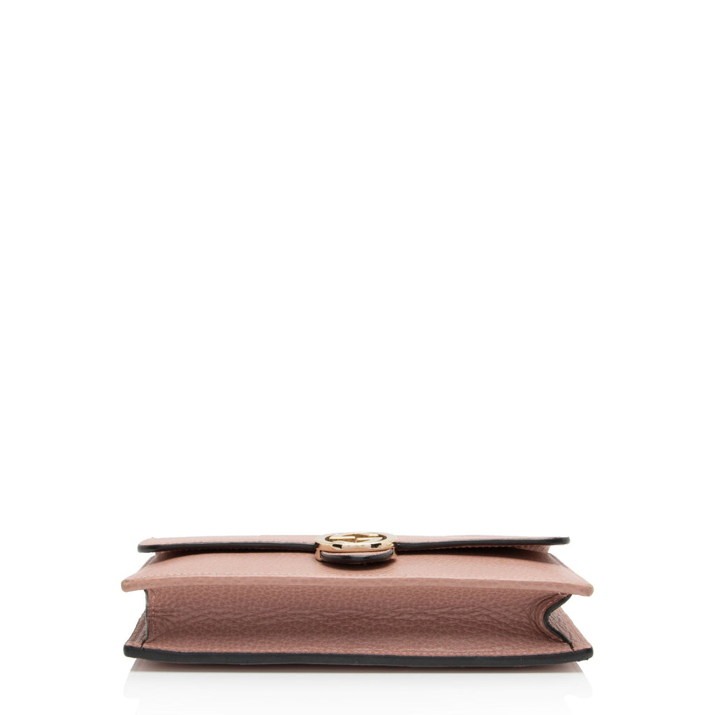 Gucci Leather Interlocking G Chain Wallet (SHF-ynDxvx)