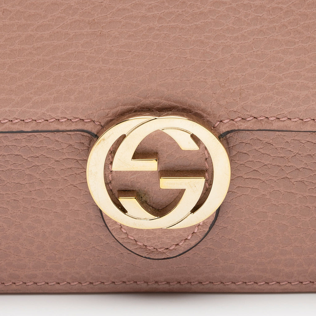 Gucci Leather Interlocking G Chain Wallet (SHF-ynDxvx)