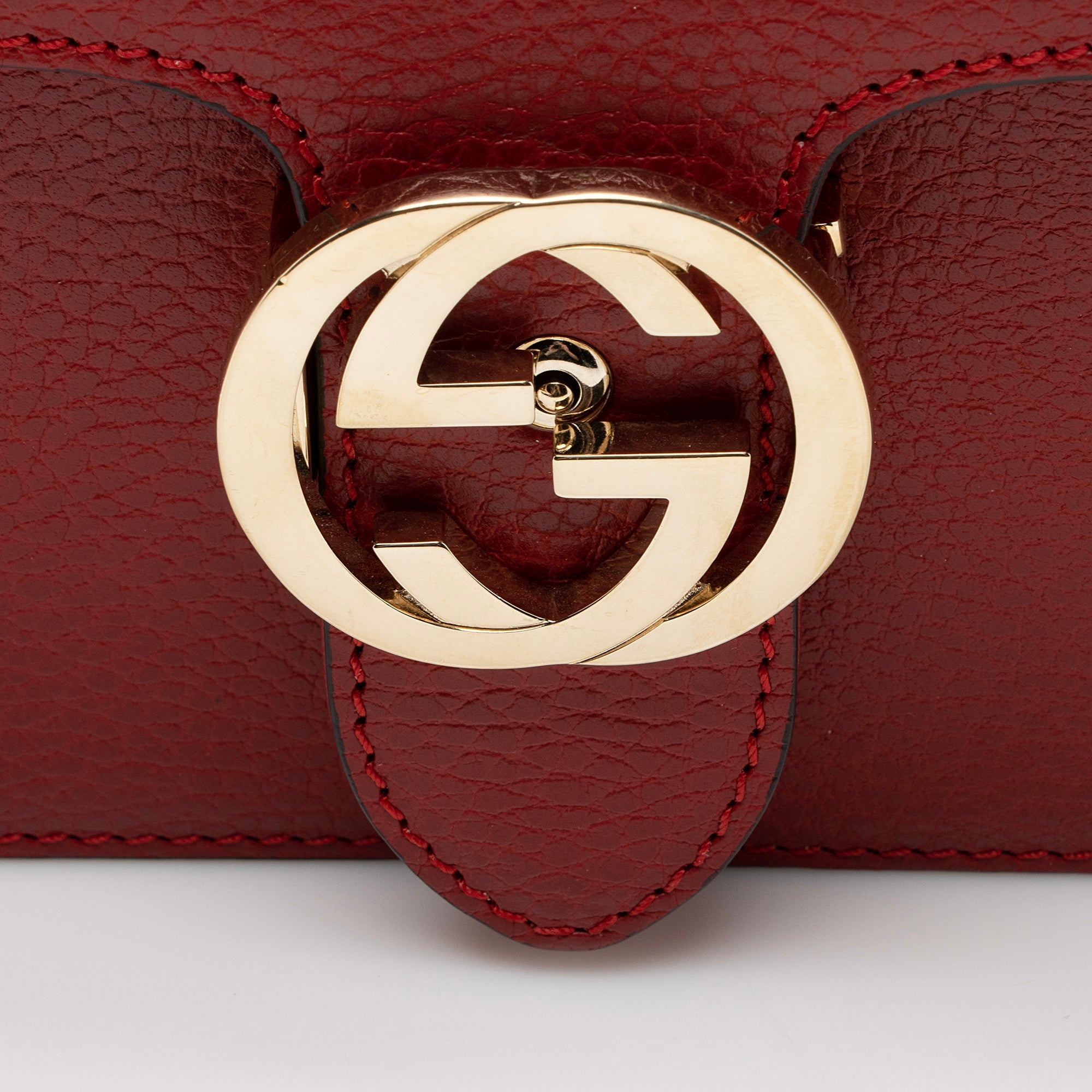 Gucci Grained Calfskin Interlocking G Medium Shoulder Bag (SHF-22410)
