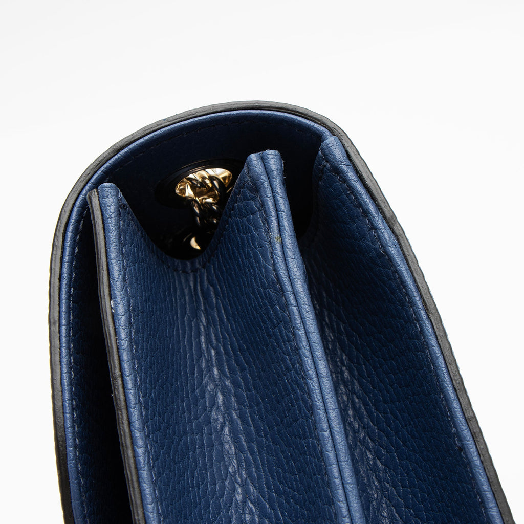 Gucci Grained Calfskin Interlocking G Medium Shoulder Bag (SHF-EgvU23)