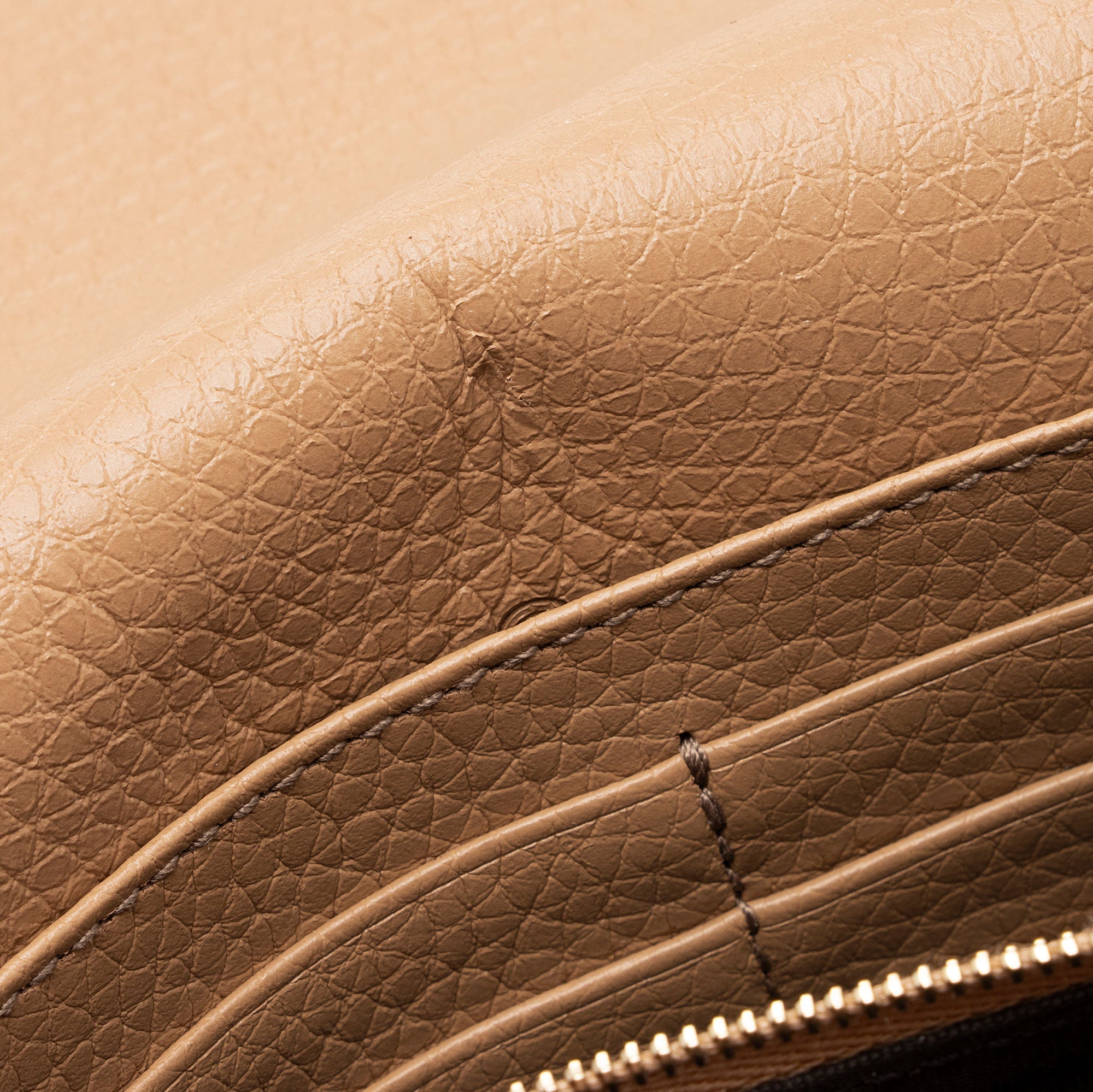 Gucci Grained Leather Soho Wallet on Chain (SHF-ipdVXC)