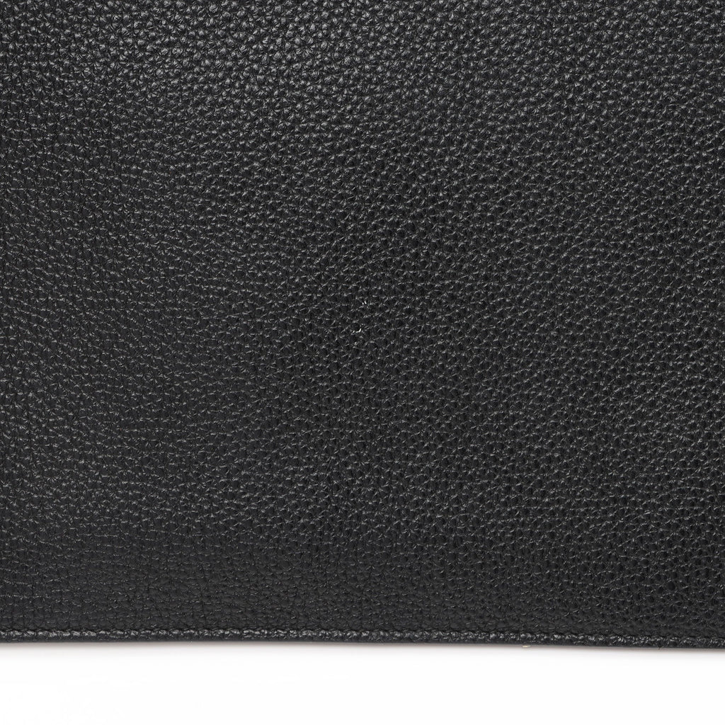 Gucci Grained Leather Zumi Pouch (SHF-AvV2u4)