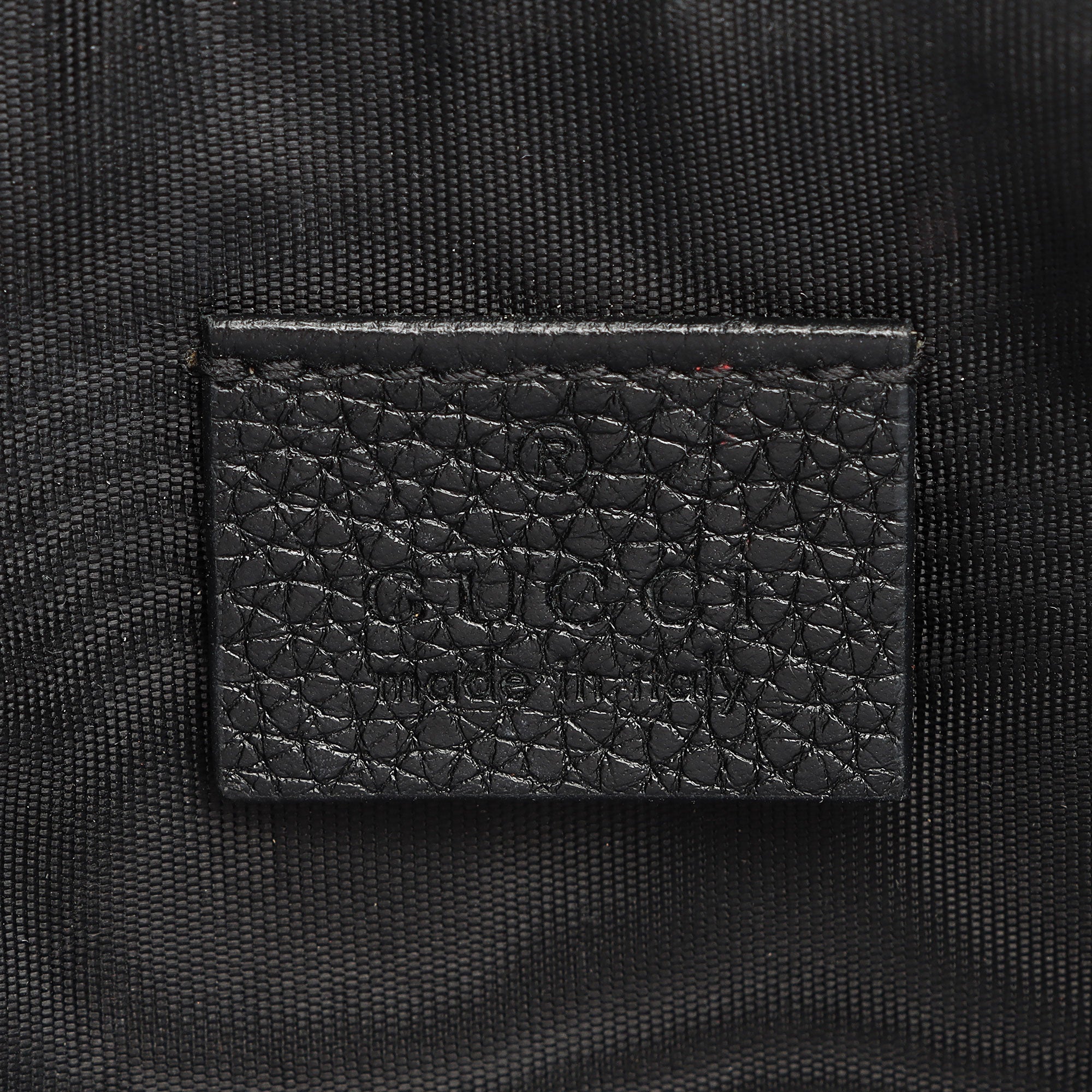 Gucci Grained Leather Zumi Pouch (SHF-AvV2u4)