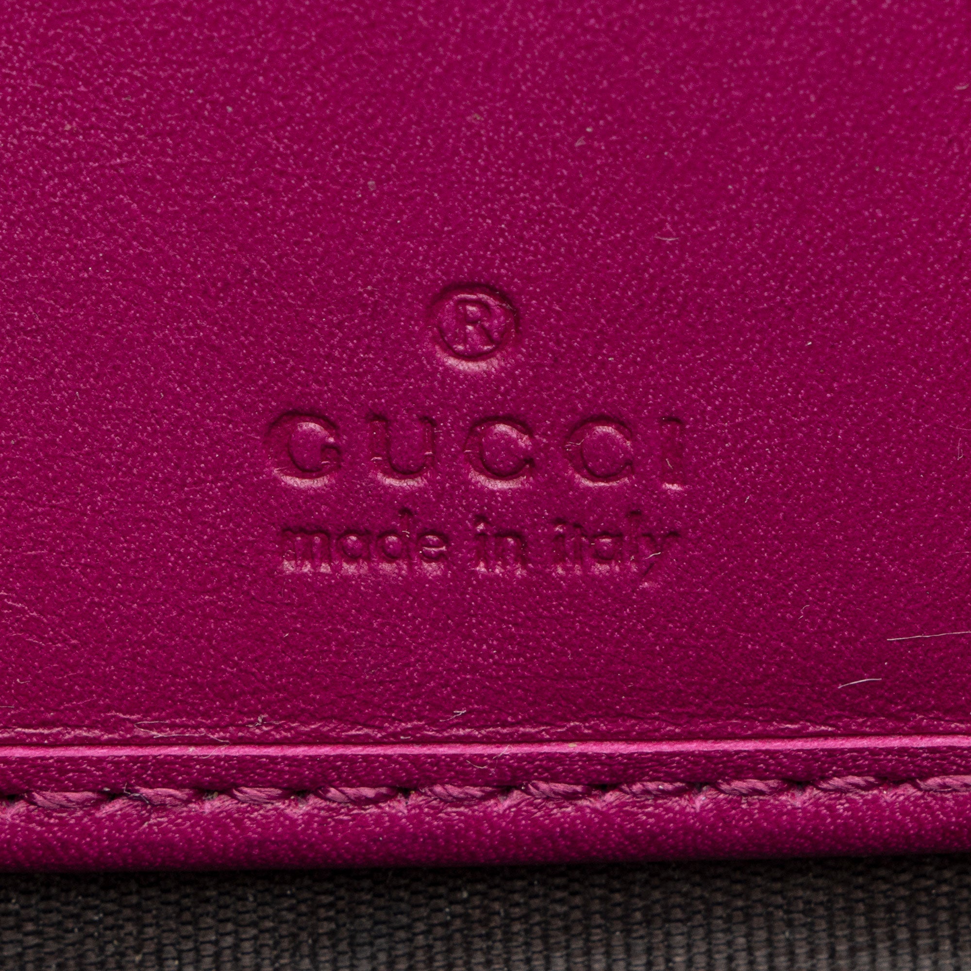 Gucci Guccissima Leather Bree Zip Around Wallet (SHF-s1cU37)