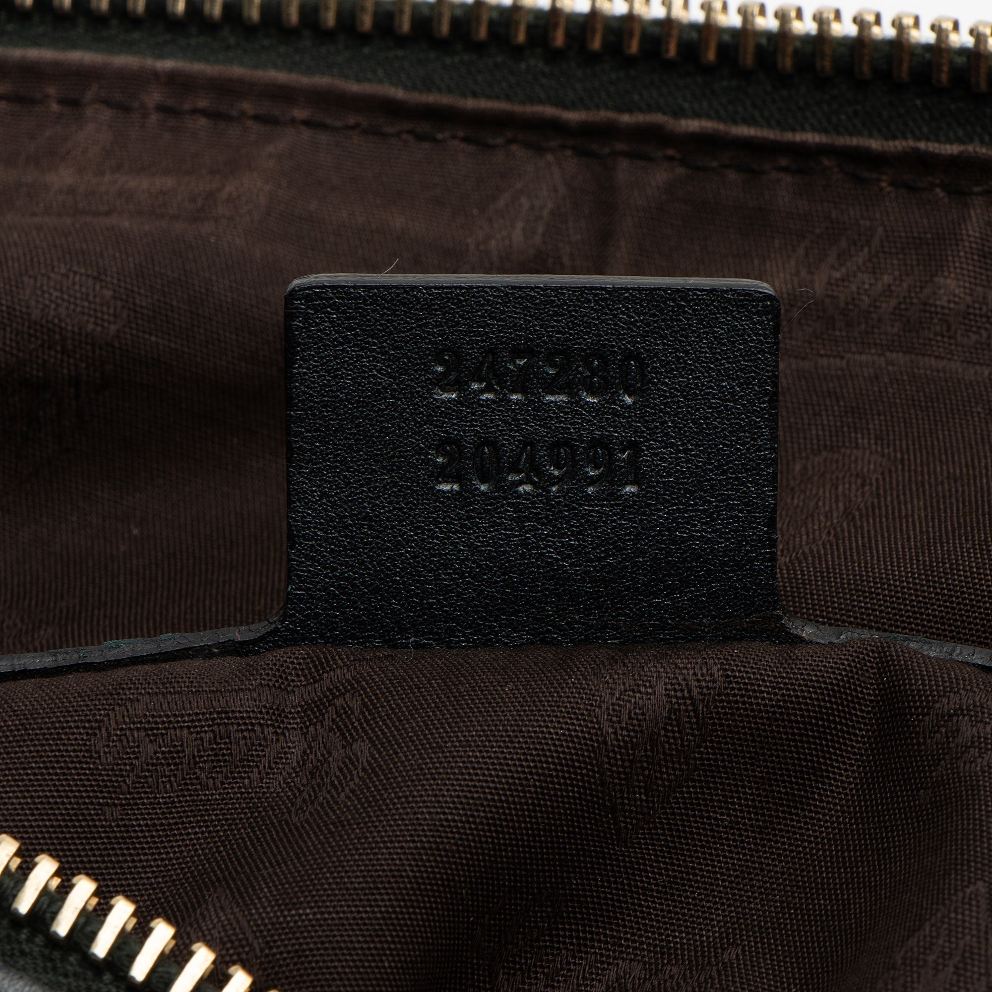 Gucci Guccissima Leather Charm Medium Tote (SHF-pSuRcq)