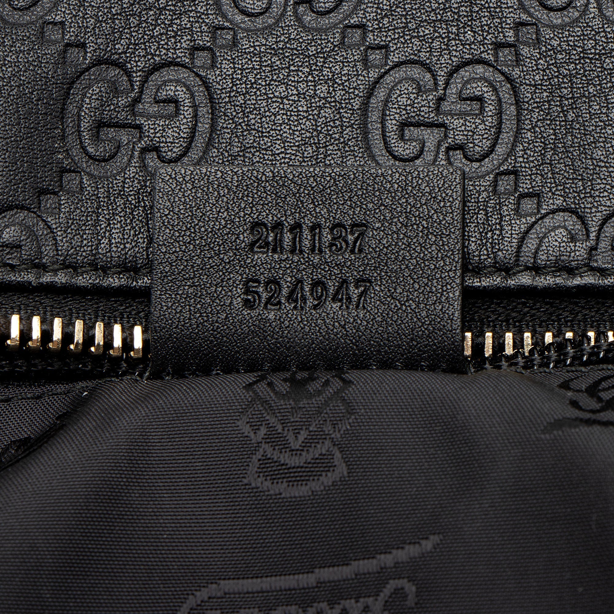 Gucci Guccissima Leather Classic Medium Zip Tote (SHF-CnrScb)