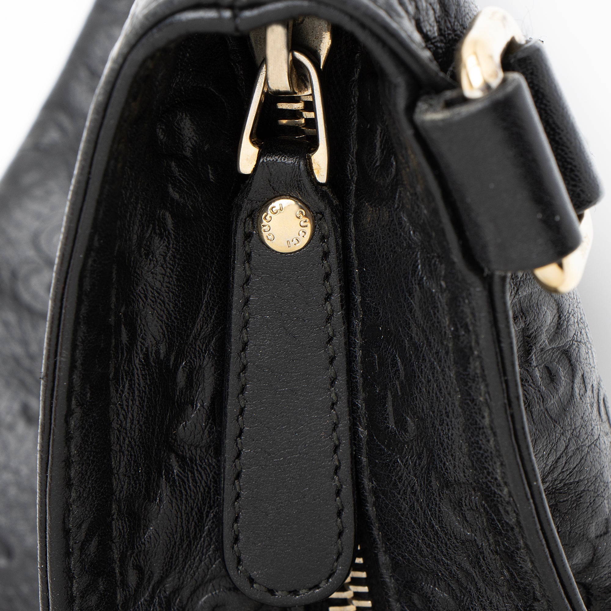 Gucci Guccissima Leather Flat Messenger (SHF-b6Jy3q)