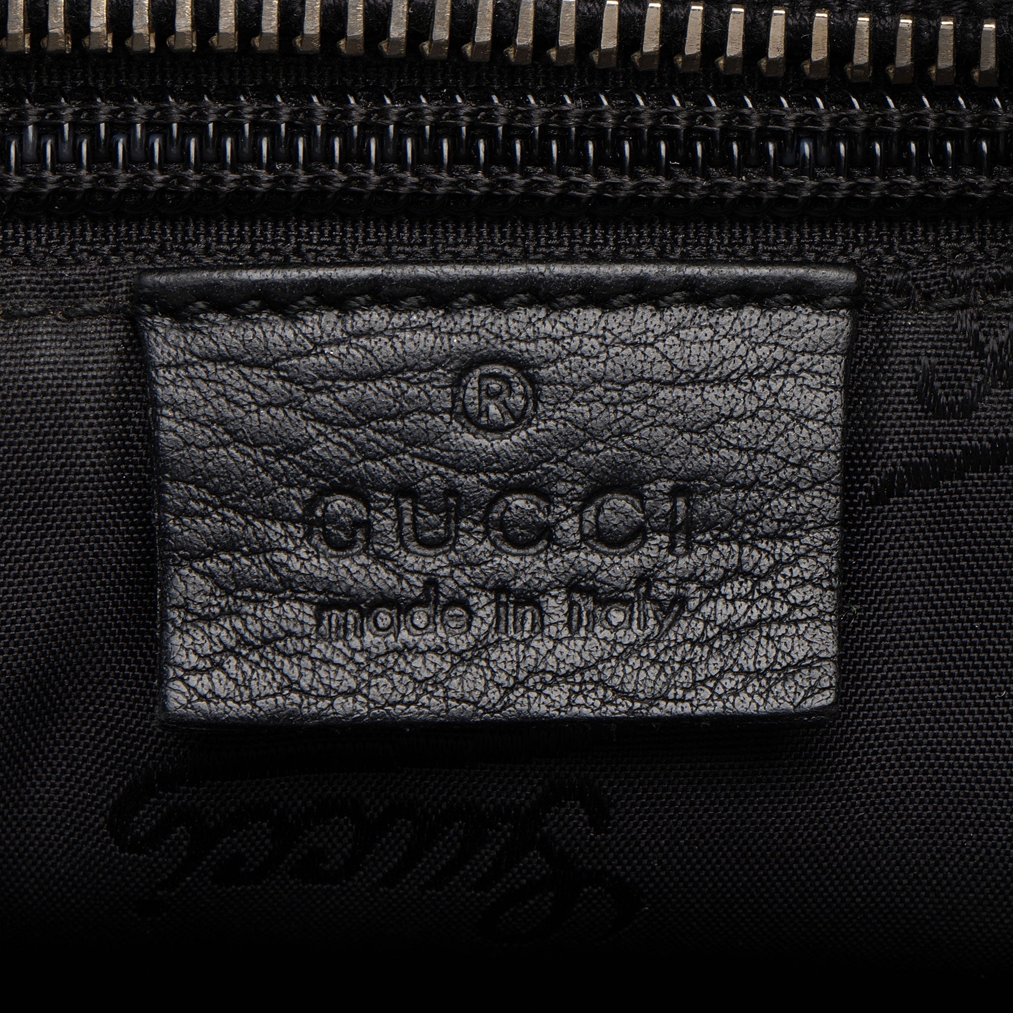 Gucci Guccissima Leather Flat Messenger (SHF-b6Jy3q)
