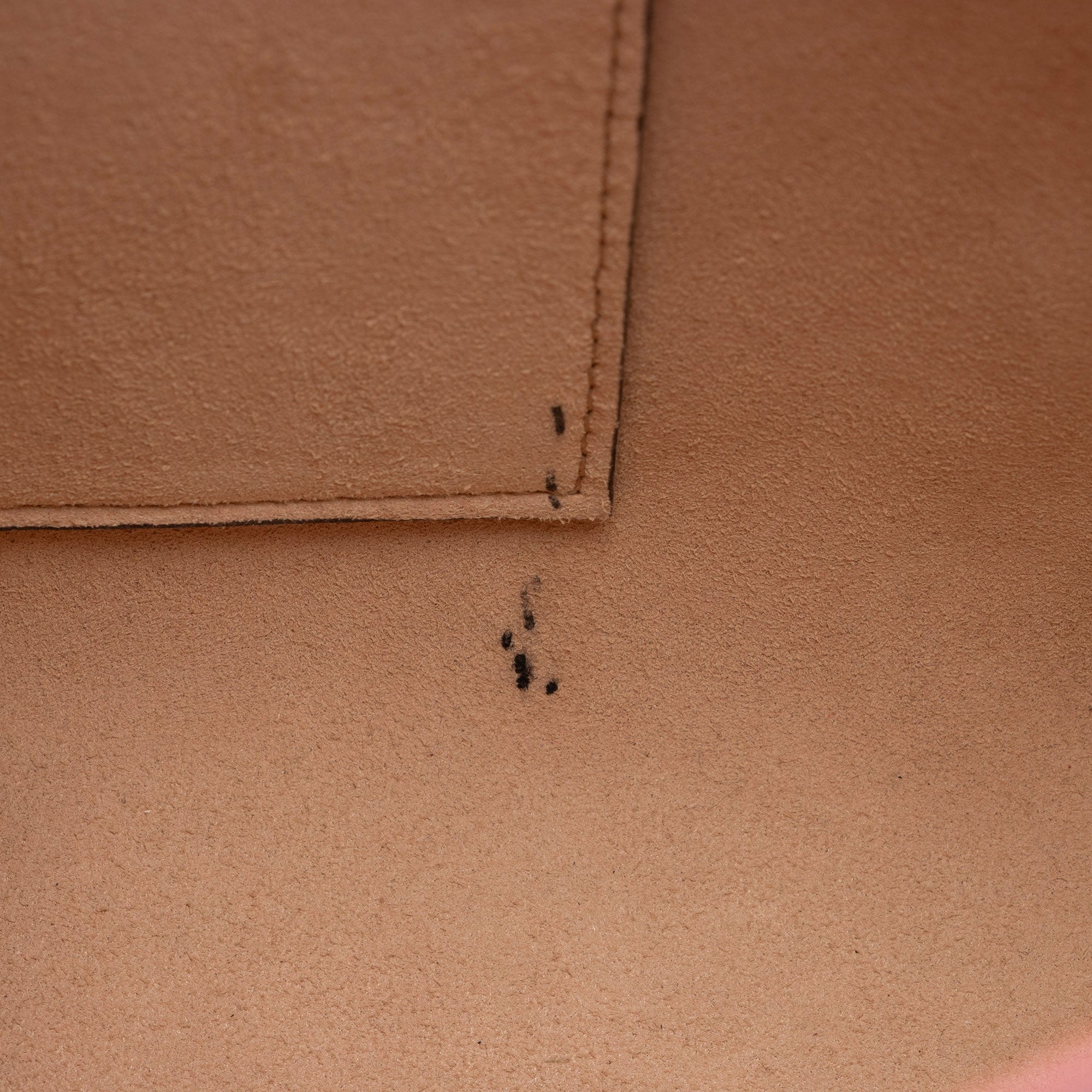 Gucci Guccissima Leather Signature Medium Tote (SHF-CtnUIT)