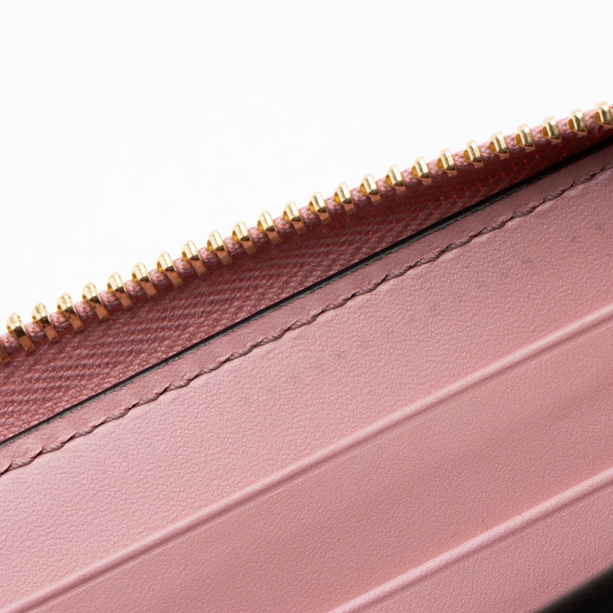 Gucci Guccissima Leather Signature Zip Around Wallet
