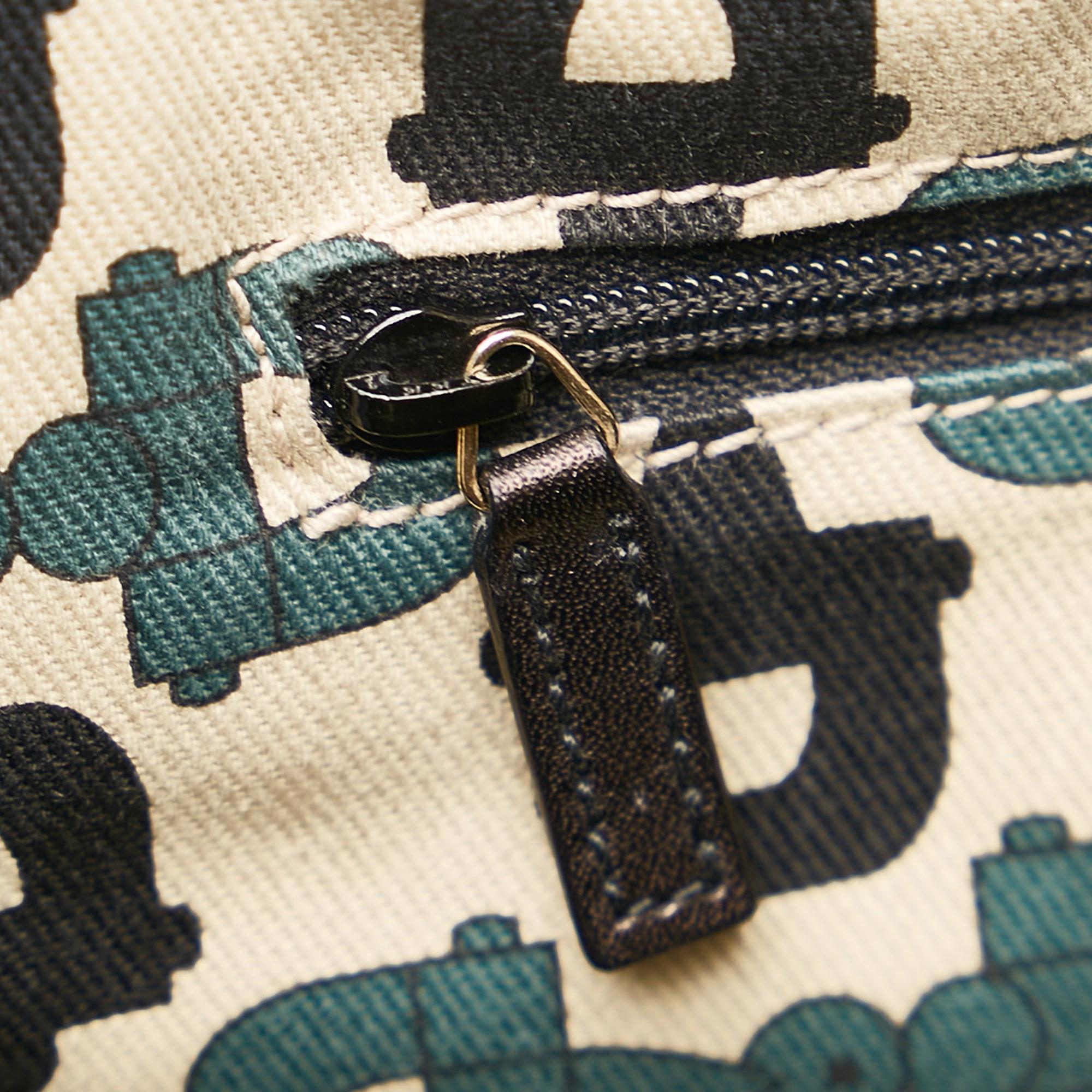 Gucci Guccissima Pelham Shoulder Bag (SHG-35856)