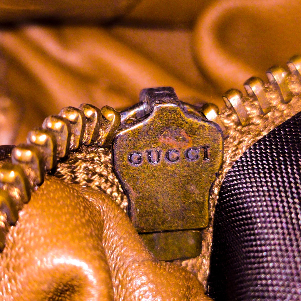 Gucci Hip Bamboo Clutch (SHG-35212)