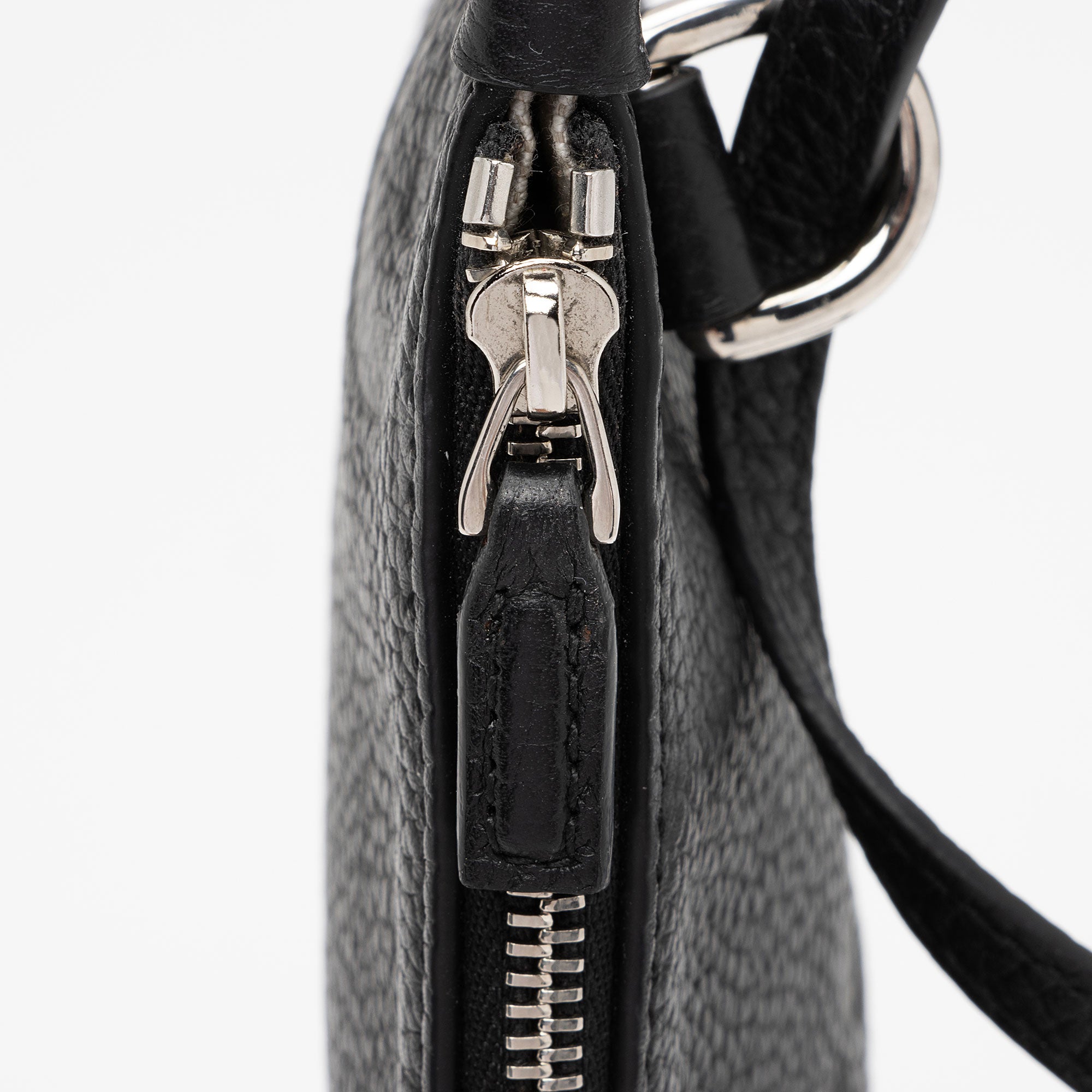 Gucci Jumbo GG Leather Pochette (SHF-uWY65R)