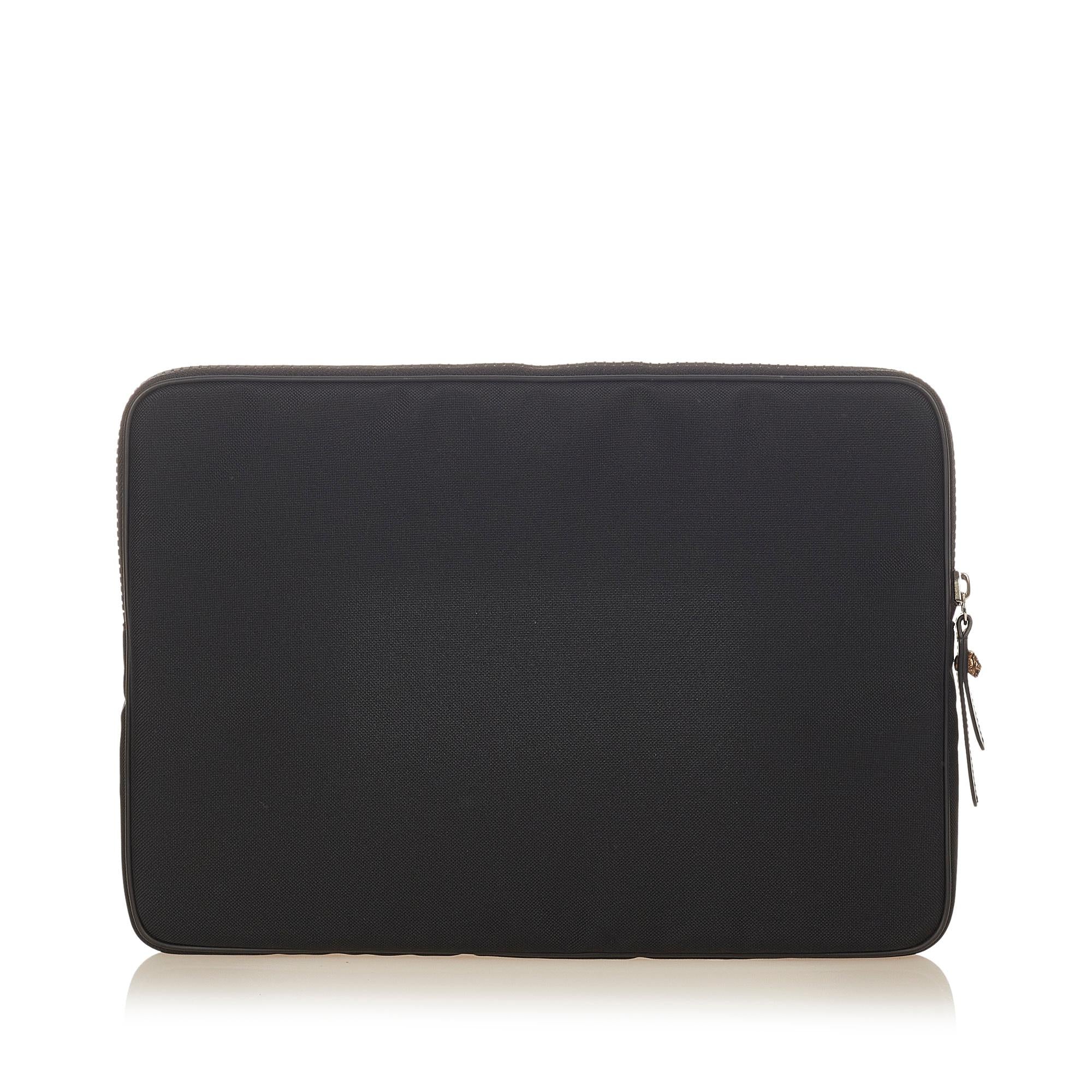 Gucci LAveugle Par Amour Nylon Clutch Bag (SHG-31918)