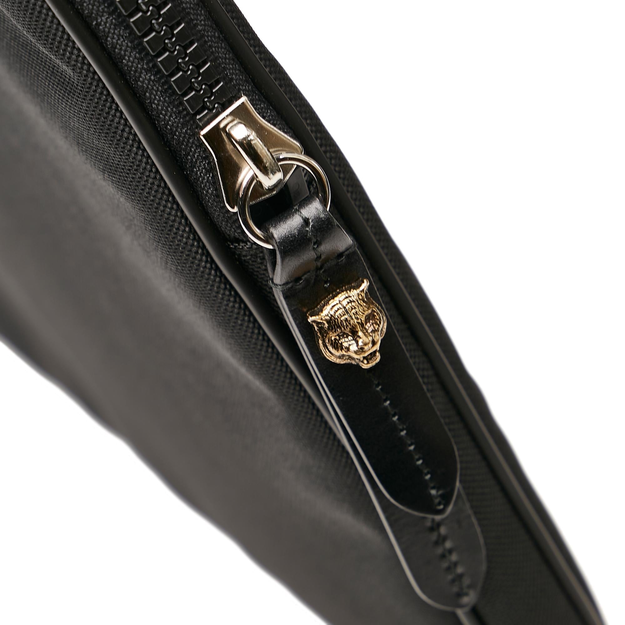 Gucci LAveugle Par Amour Nylon Clutch Bag (SHG-33648)