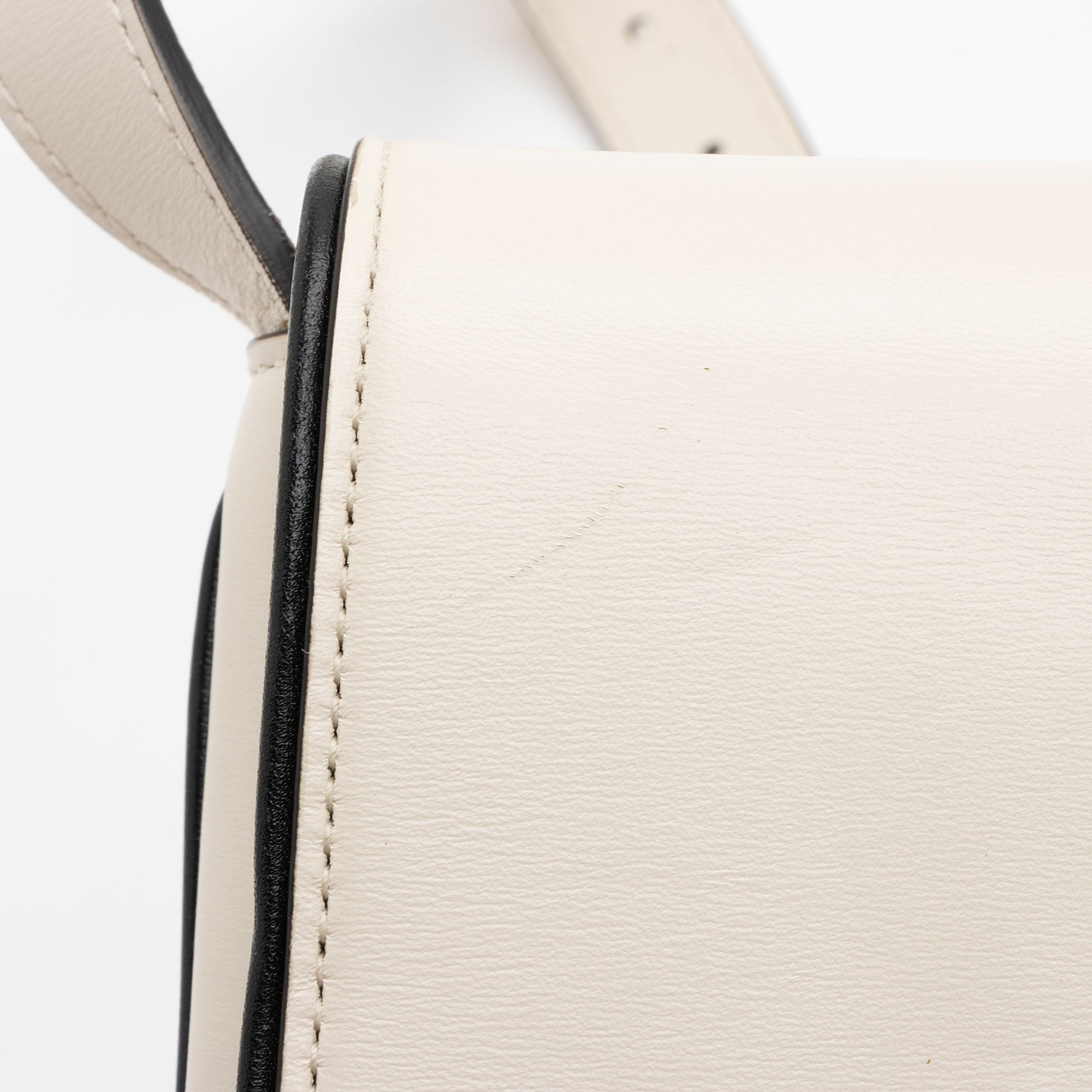 Chanel Gucci Leather Arli Medium Shoulder Bag (SHF-NCcLj2)
