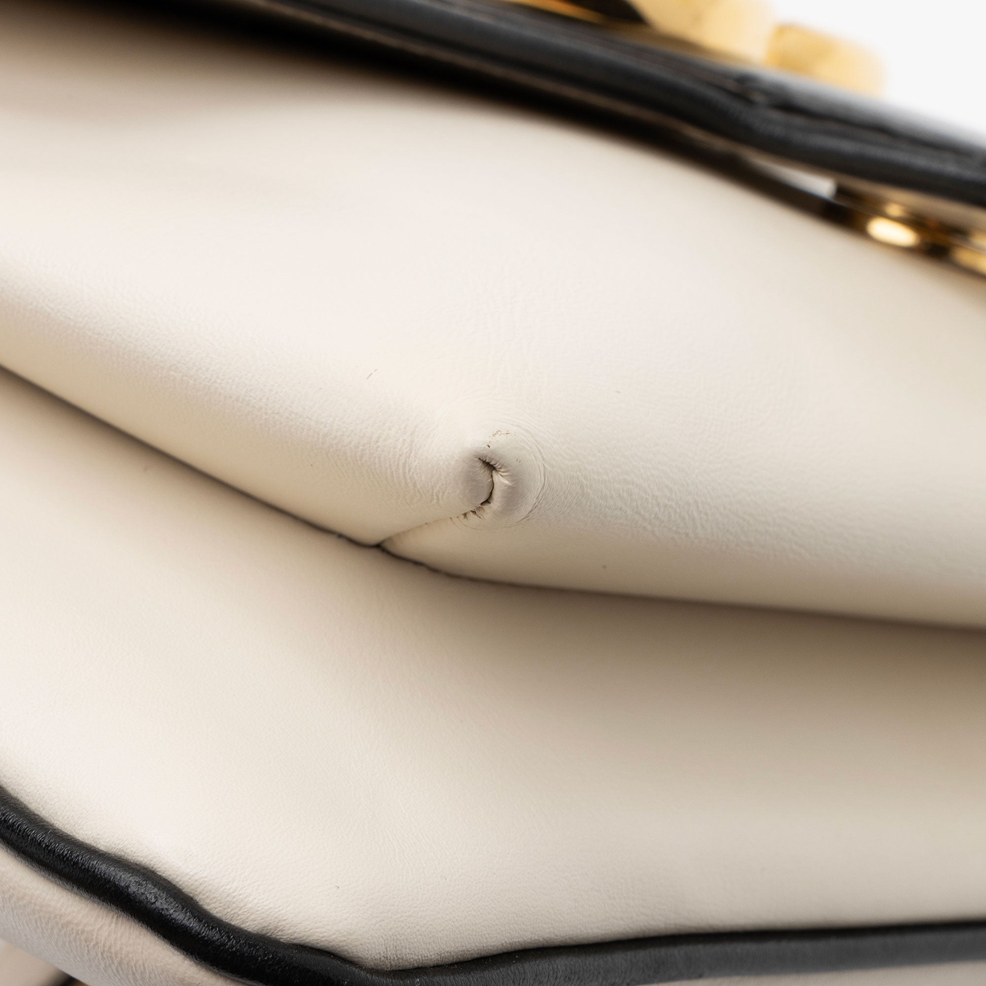 Chanel Gucci Leather Arli Medium Shoulder Bag (SHF-NCcLj2)