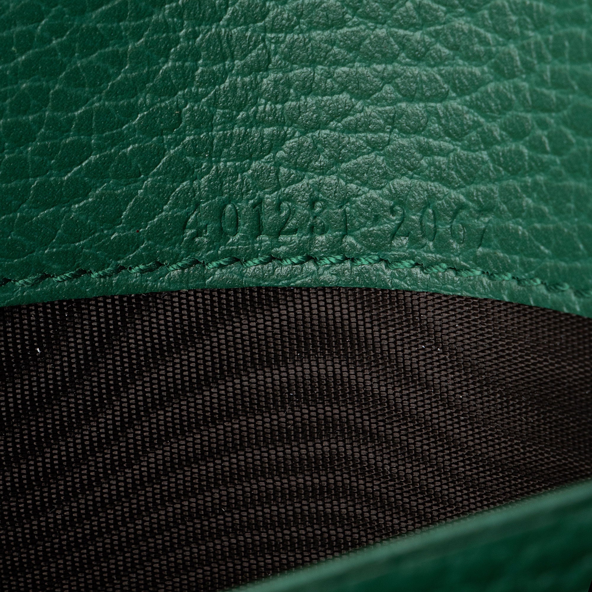 Gucci Leather Crystal Dionysus Chain Wallet (SHF-roOomv)
