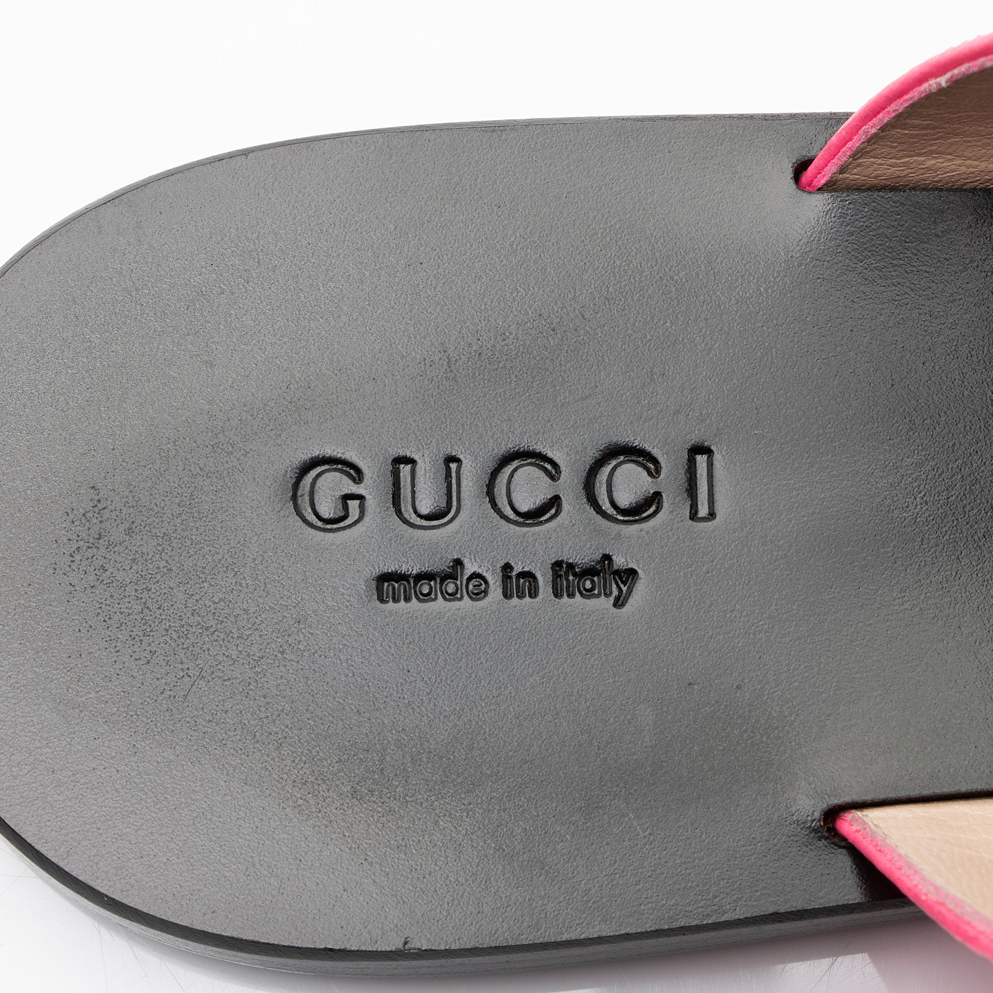 Gucci Leather GG Marmont T Strap Sandals - Size 6 / 36 (SHF-MHM08Q)