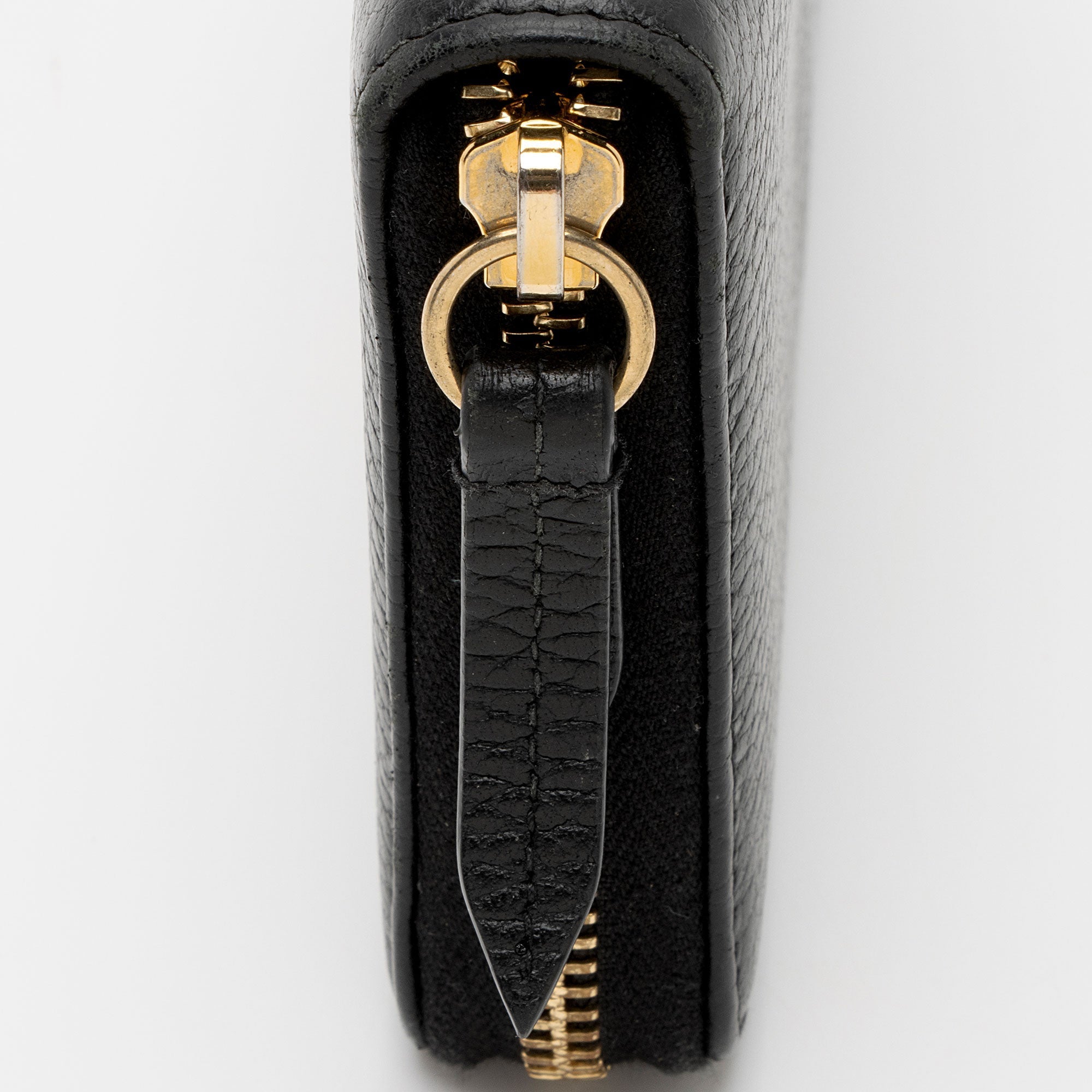 Gucci Leather GG Marmont Zip Around Wallet (SHF-wcWQC8)