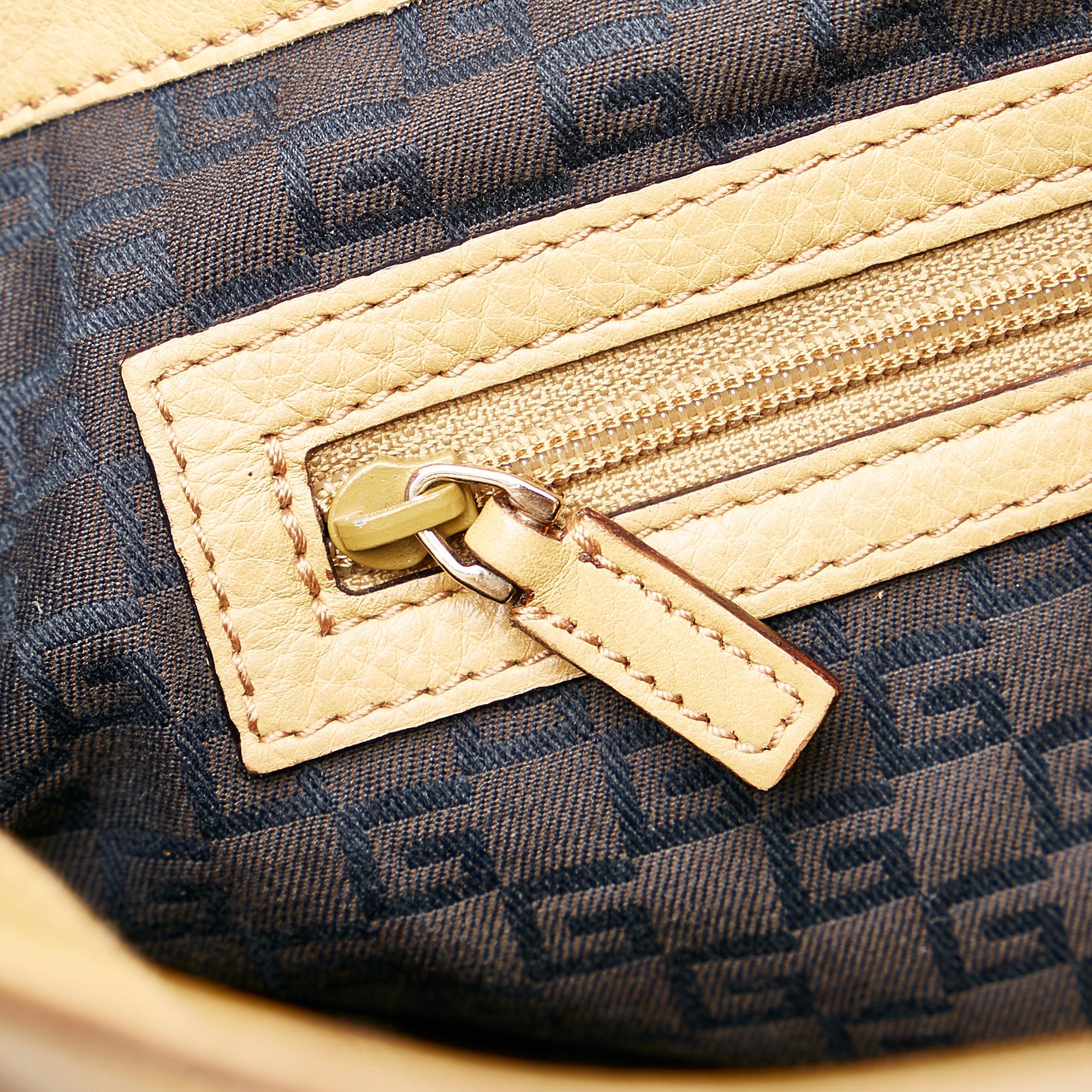 Gucci Leather Handbag (SHG-31046)