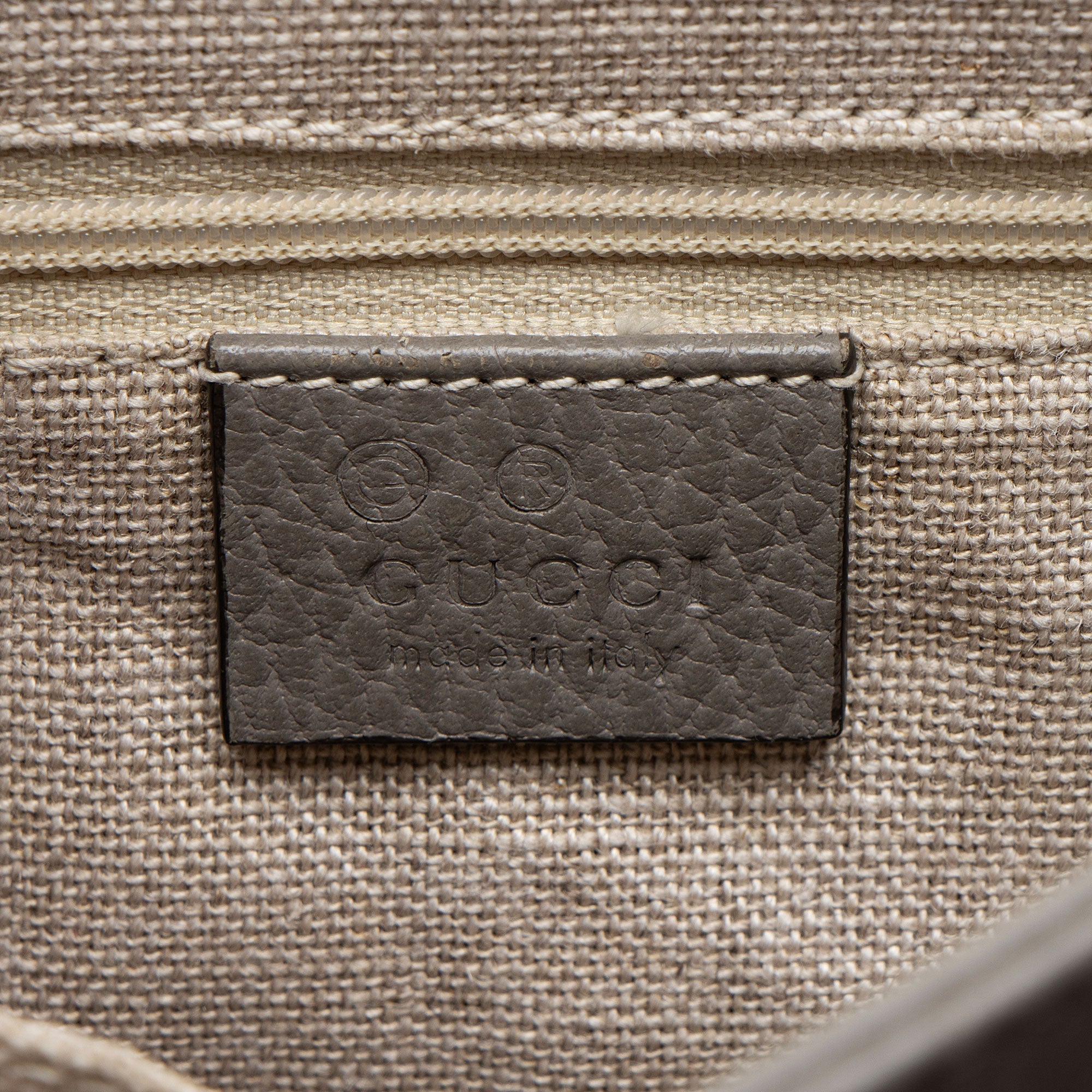 Gucci Leather Interlocking G Small Top Handle (SHF-ug7uku)