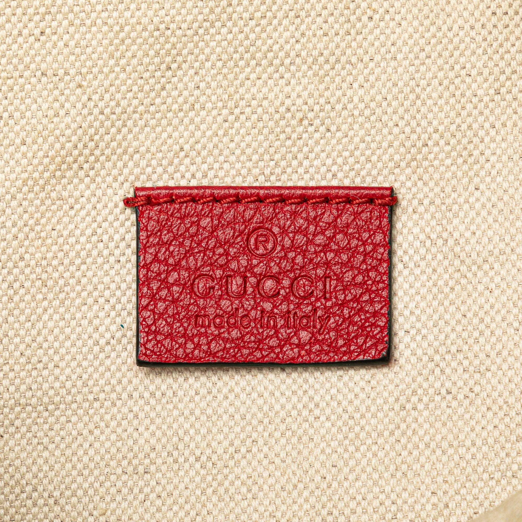 Gucci Leather Logo Belt Bag (SHG-NLNJFe)