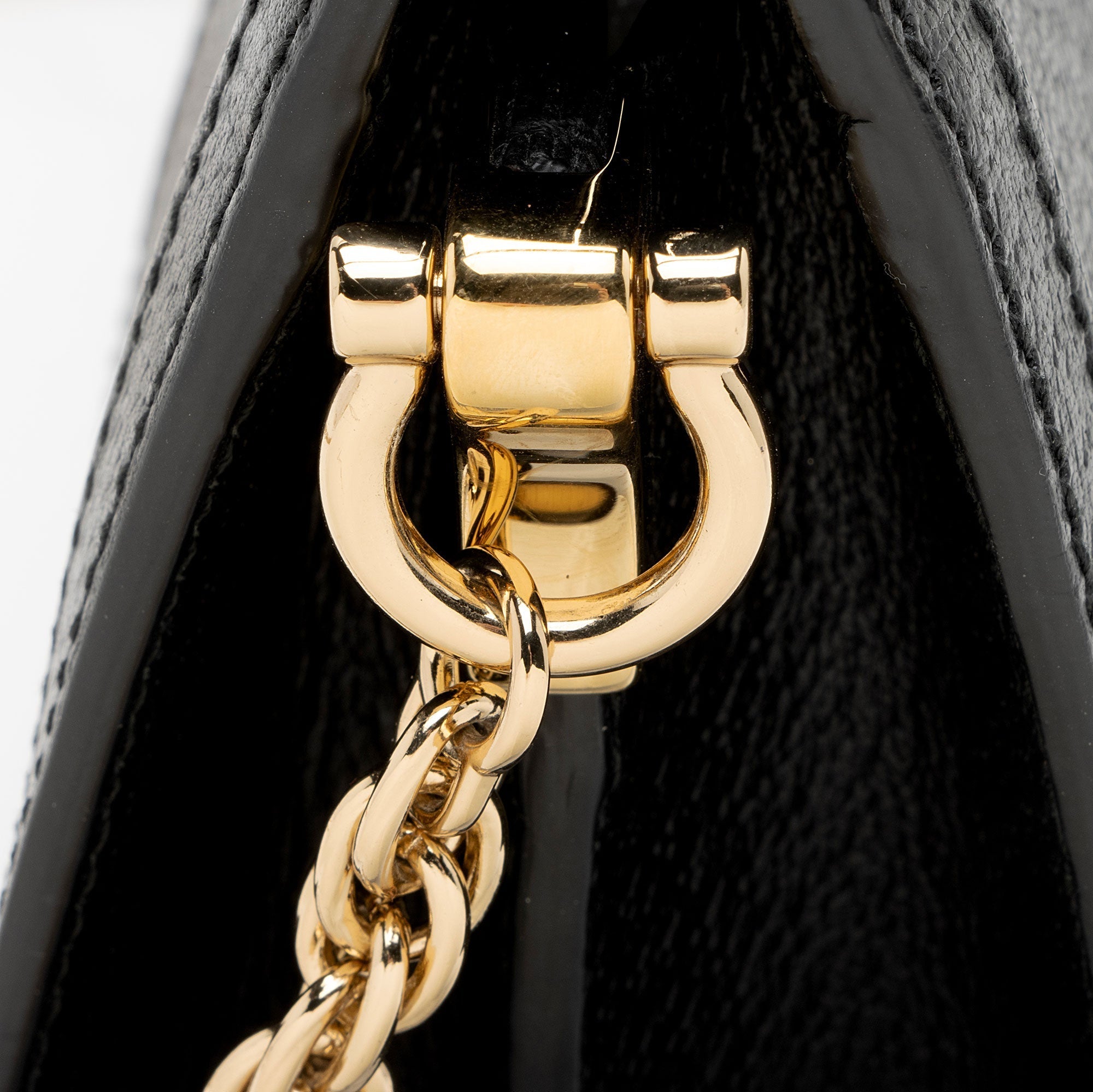 Gucci Leather Ophidia Medium Chain Shoulder Bag
