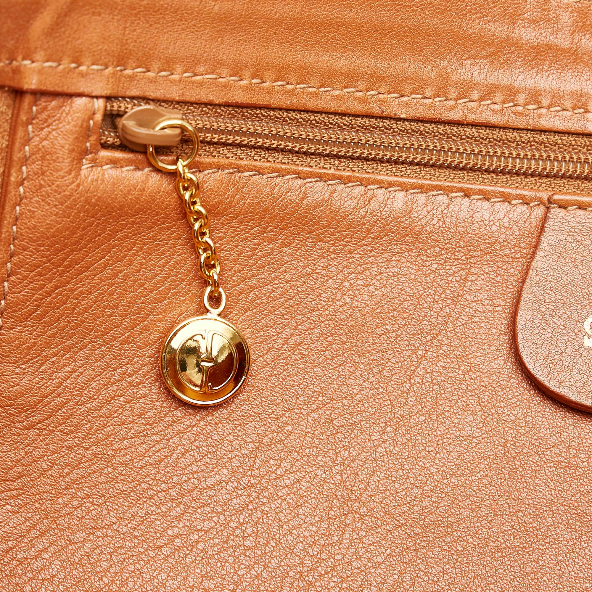 Gucci Leather Shoulder Bag (SHG-27353)