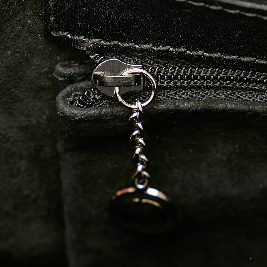 Gucci Leather Shoulder Bag (SHG-36160)