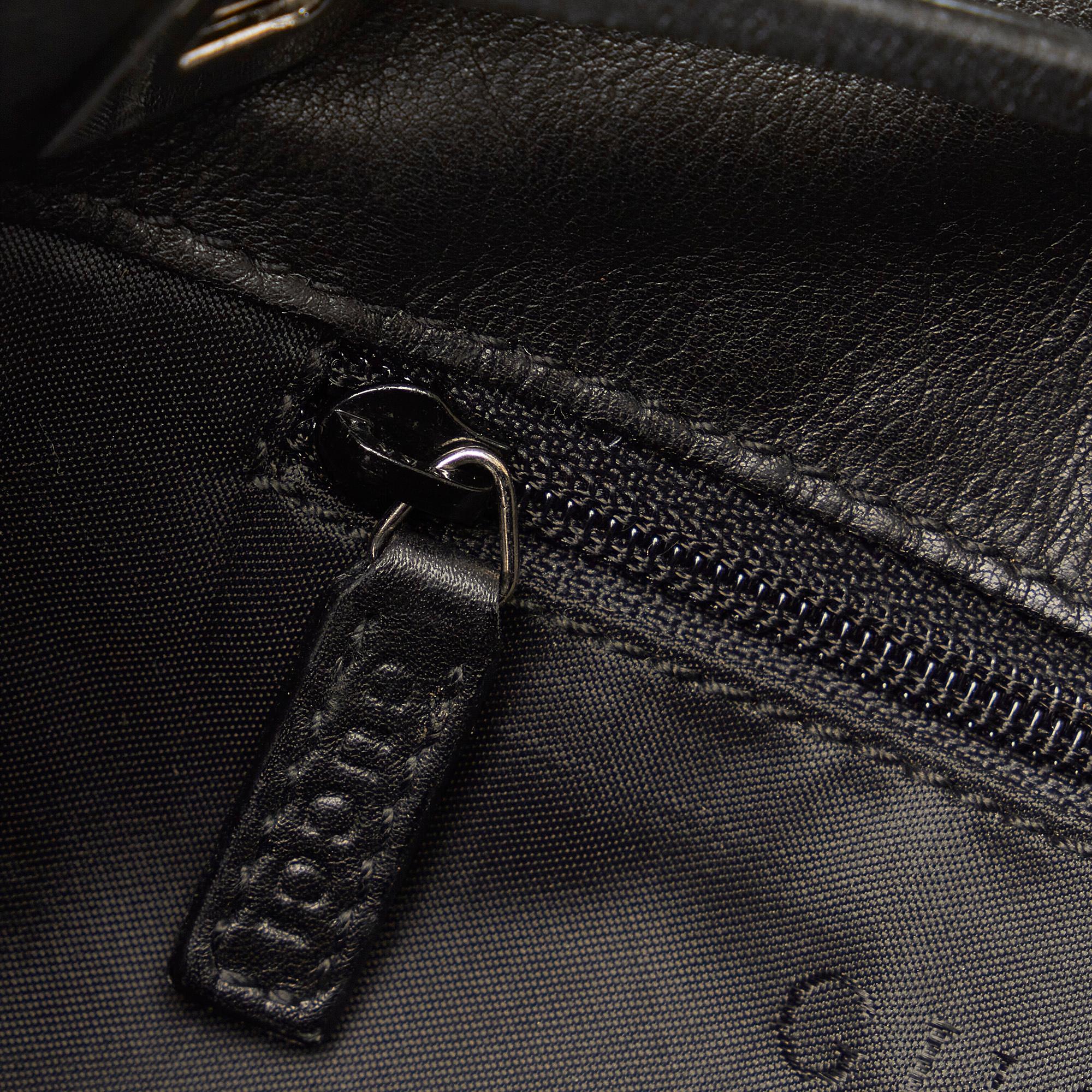 Gucci Leather Shoulder Bag (SHG-QQ5Ccm)