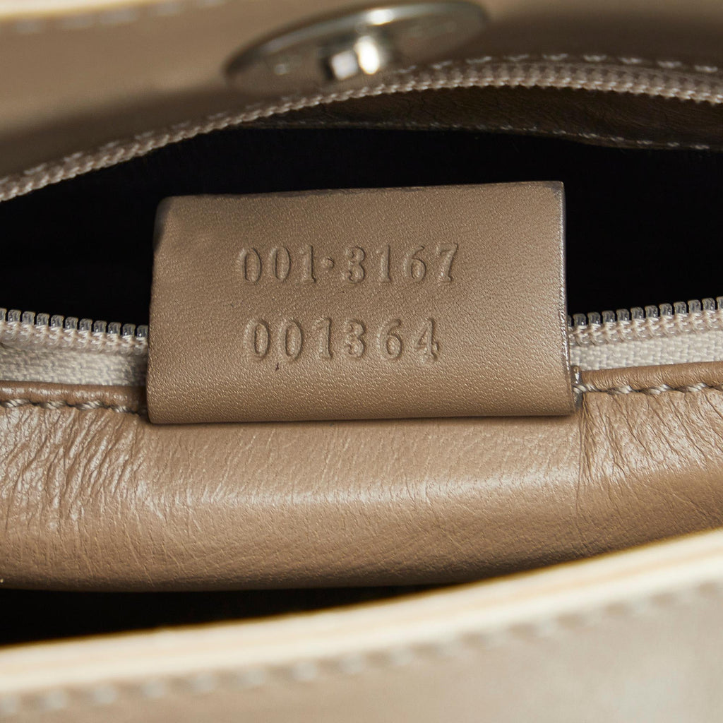 Gucci Leather Shoulder Bag (SHG-Mbyxog)
